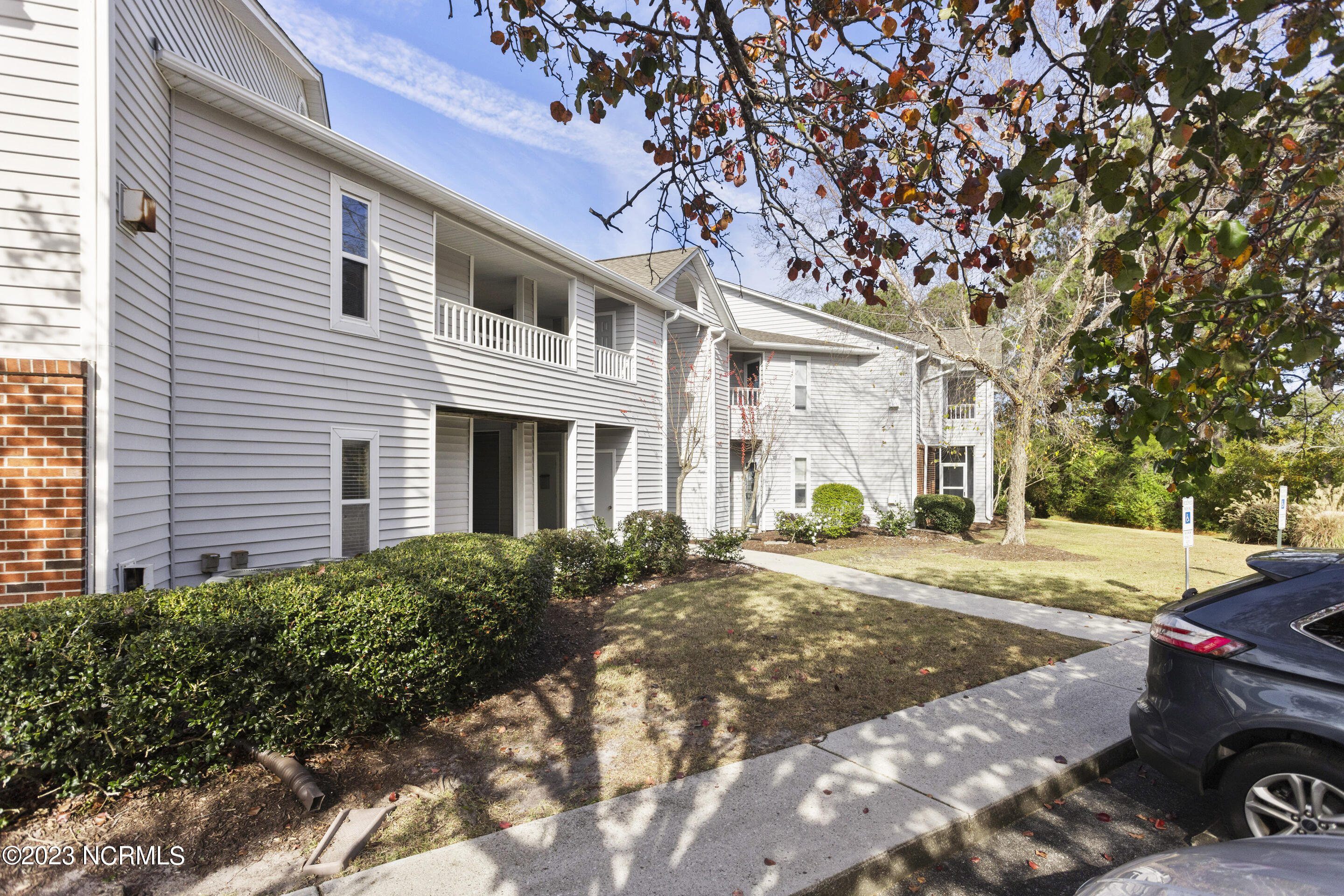 4115 Breezewood Drive, 204