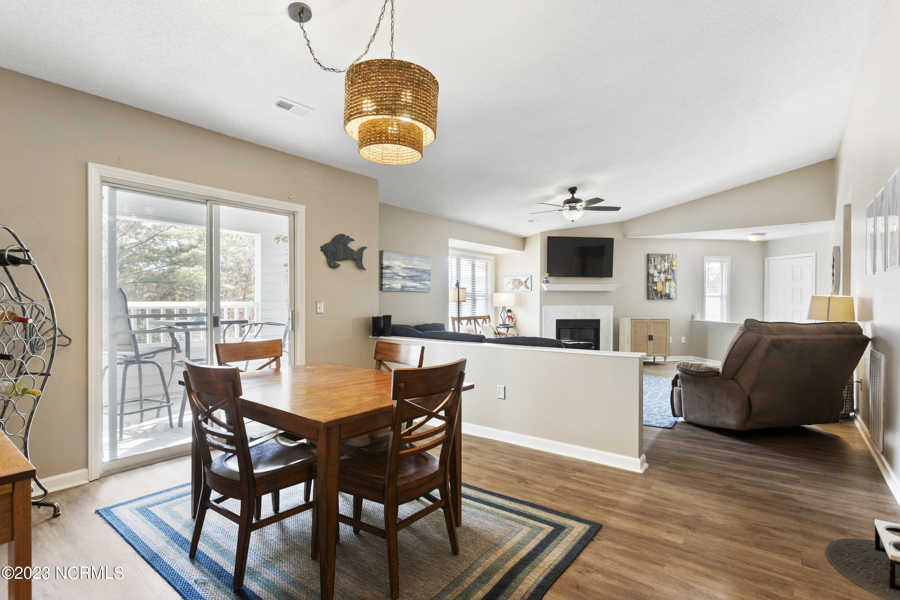 4115 Breezewood Drive, 204