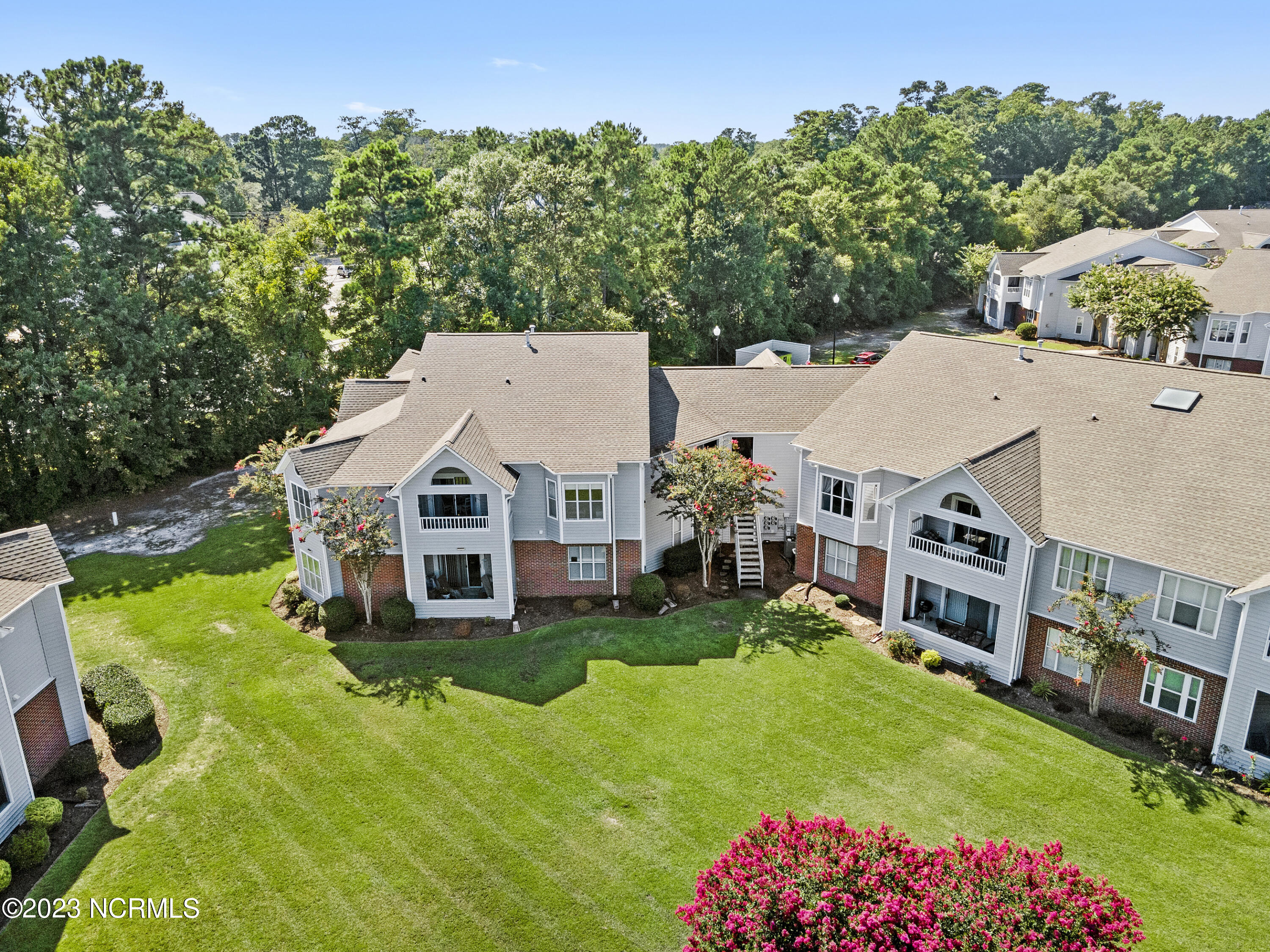 4115 Breezewood Drive, 204