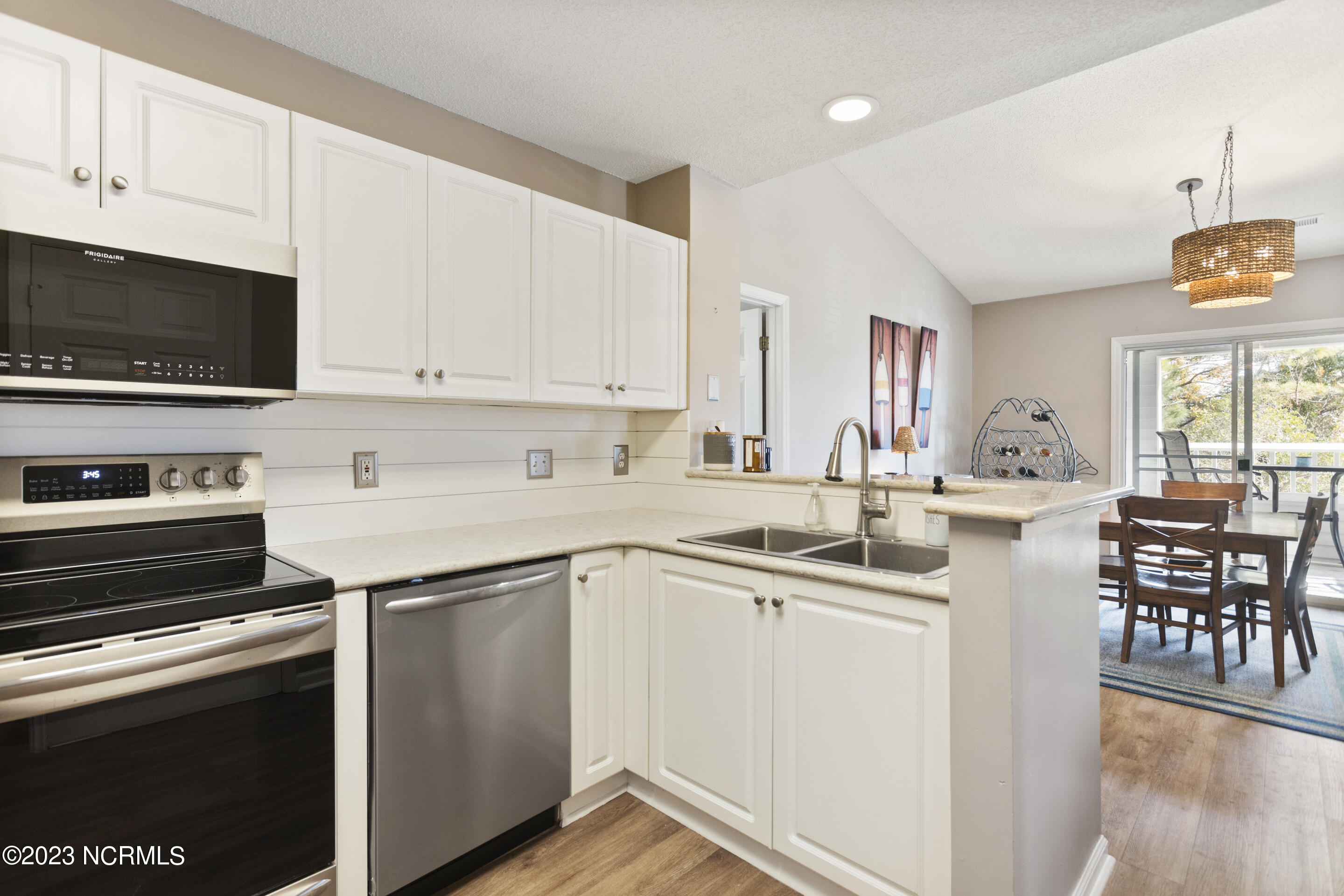 4115 Breezewood Drive, 204
