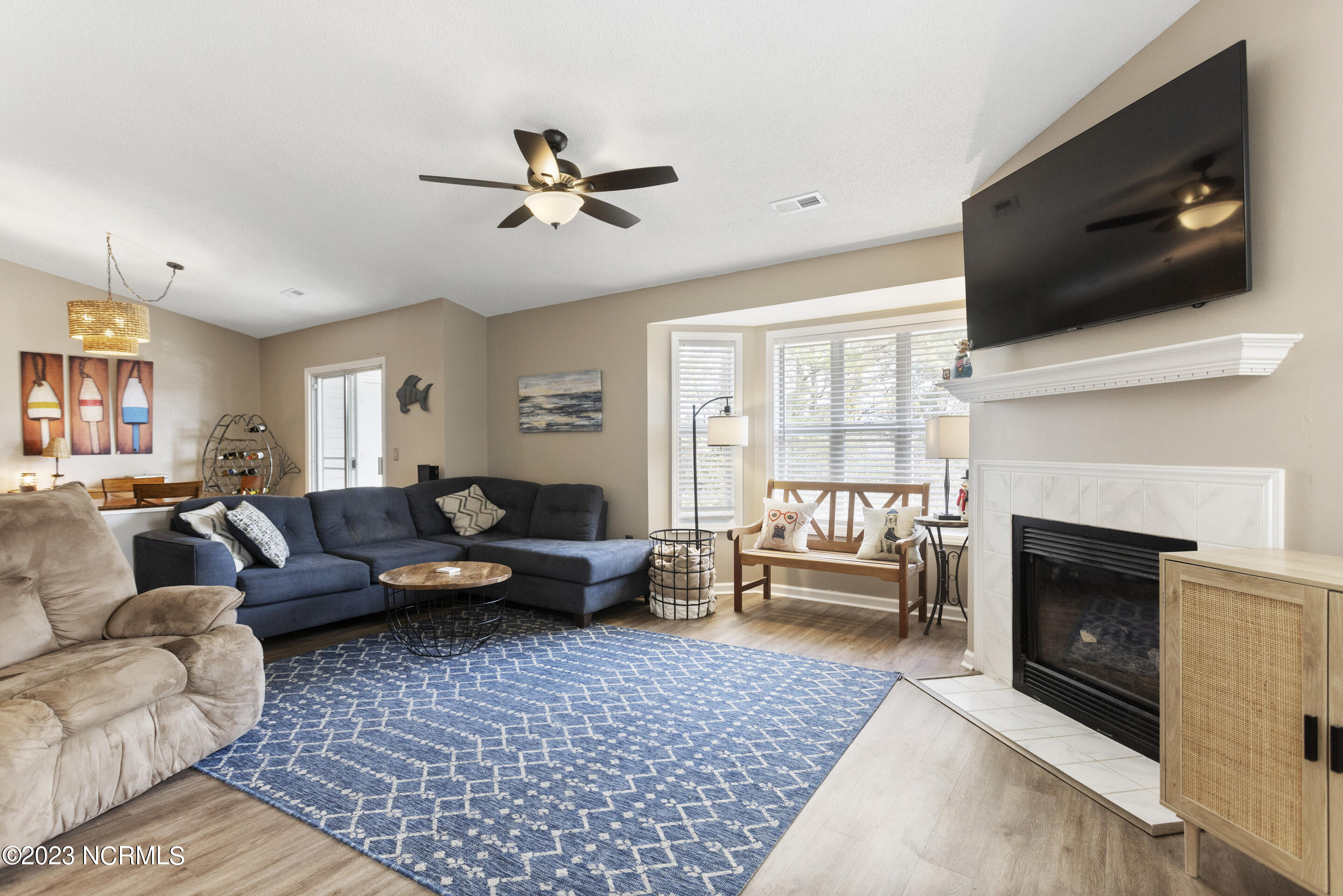 4115 Breezewood Drive, 204