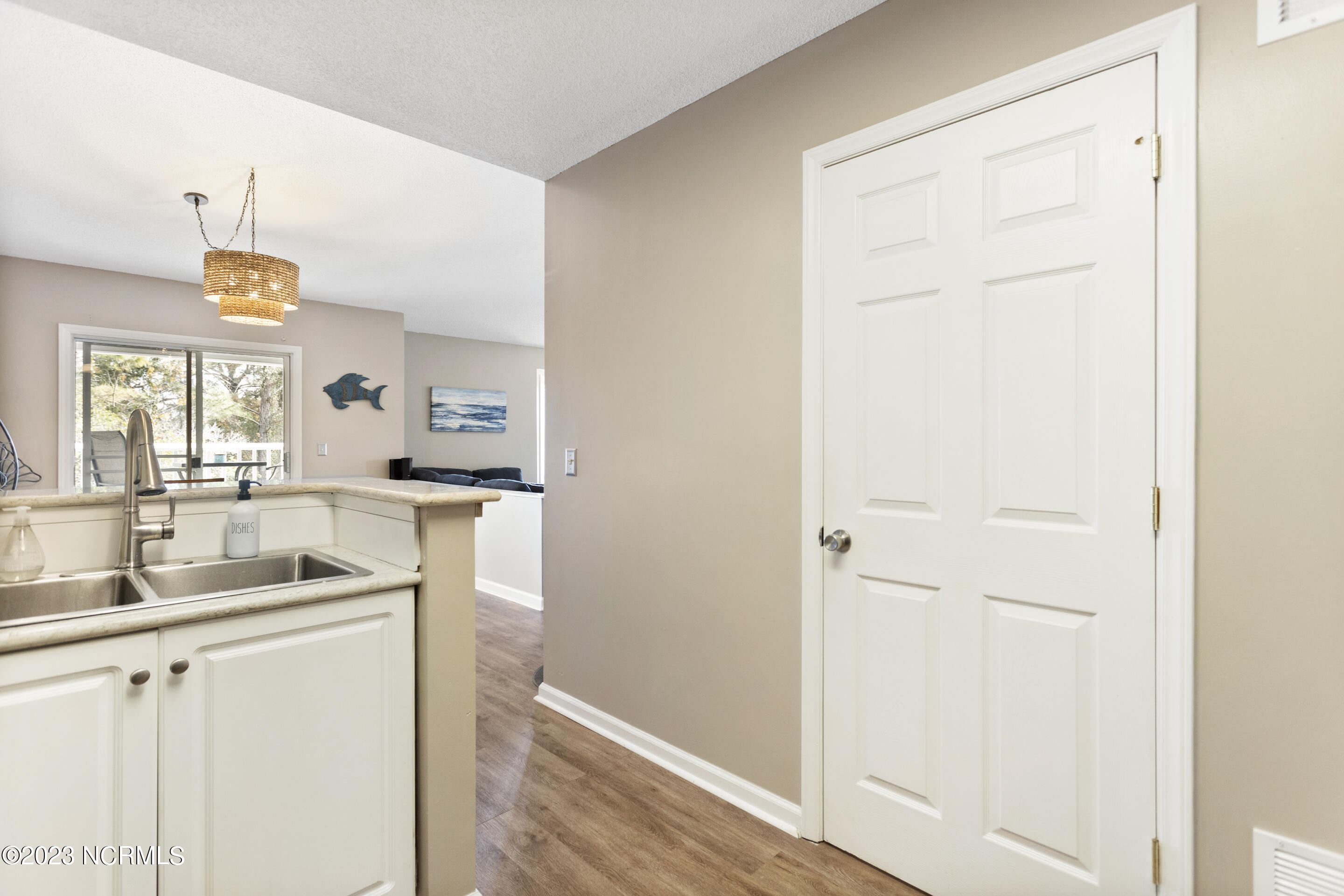 4115 Breezewood Drive, 204