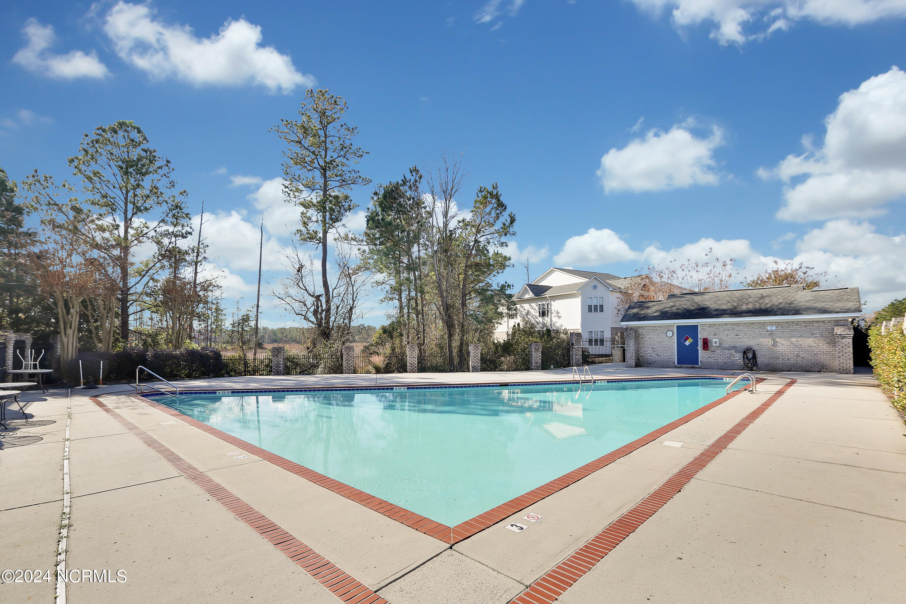 213 Fullford Lane, 204