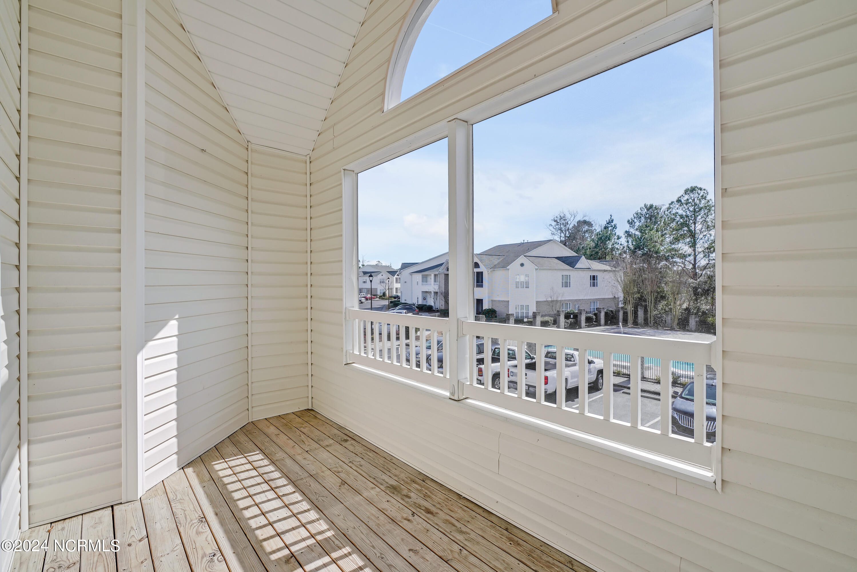213 Fullford Lane, 204