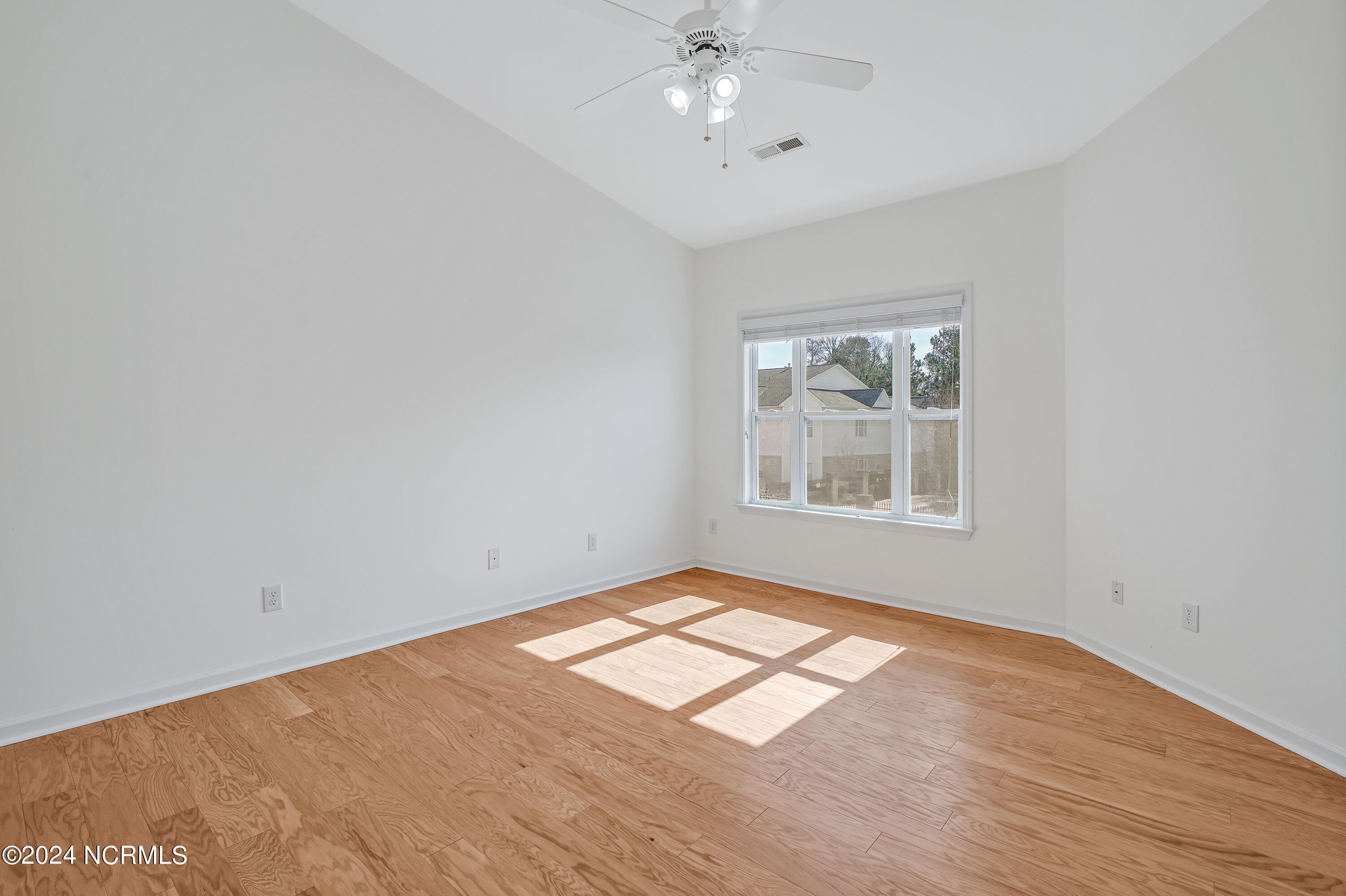 213 Fullford Lane, 204