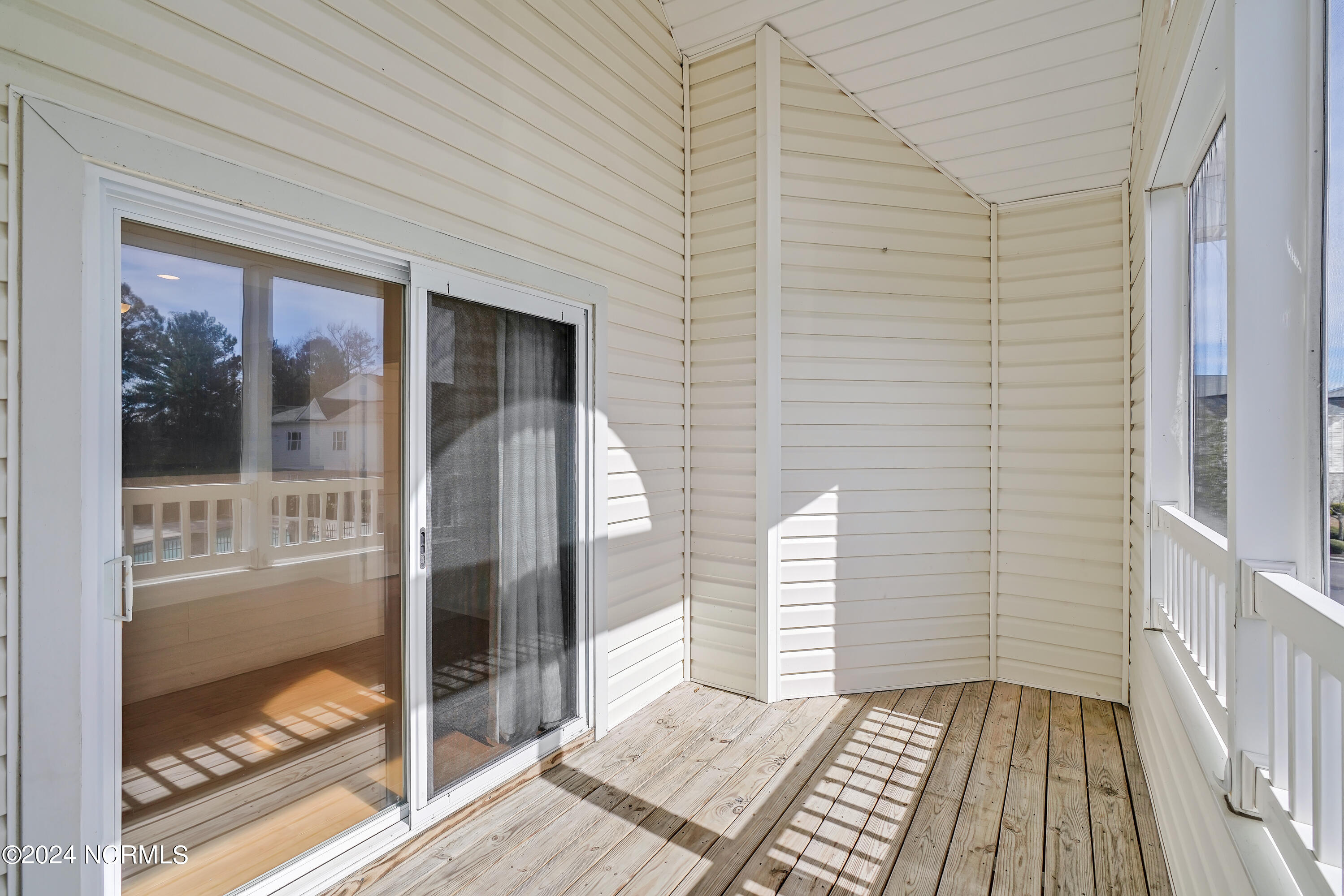 213 Fullford Lane, 204