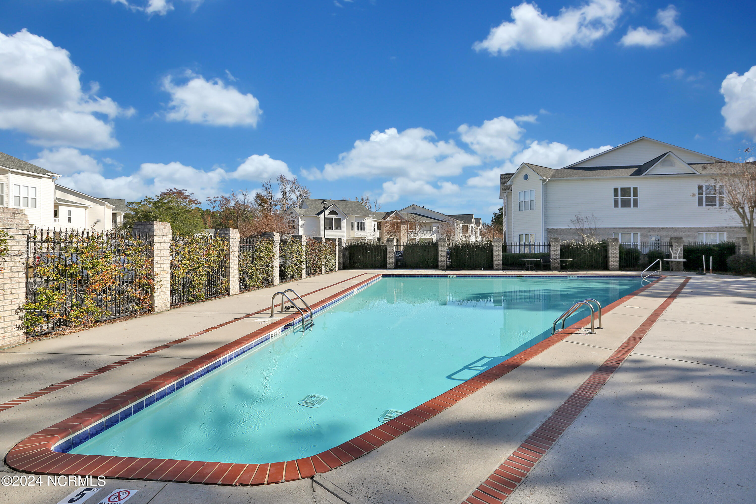 213 Fullford Lane, 204
