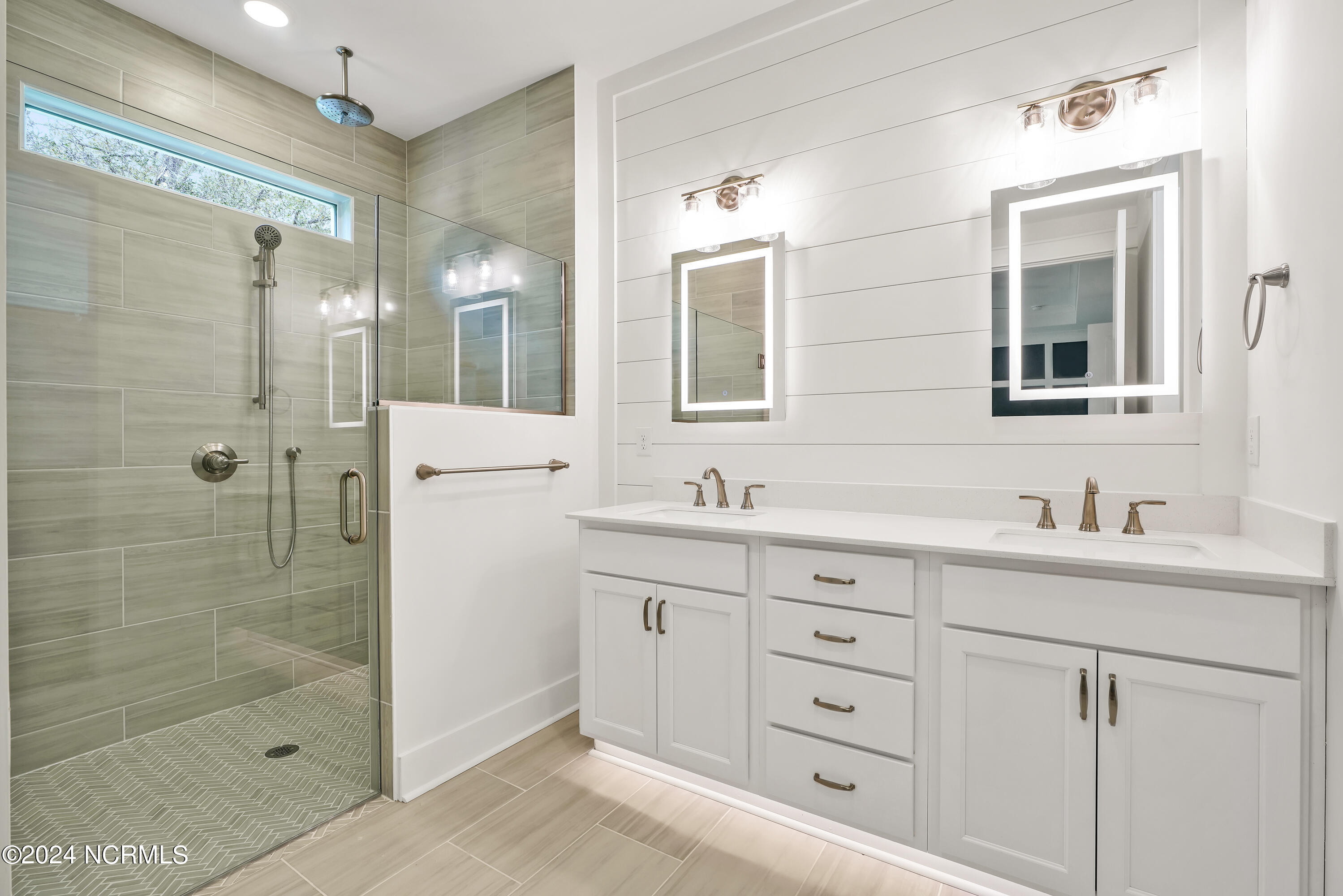 2075 Greenside Manor Drive
