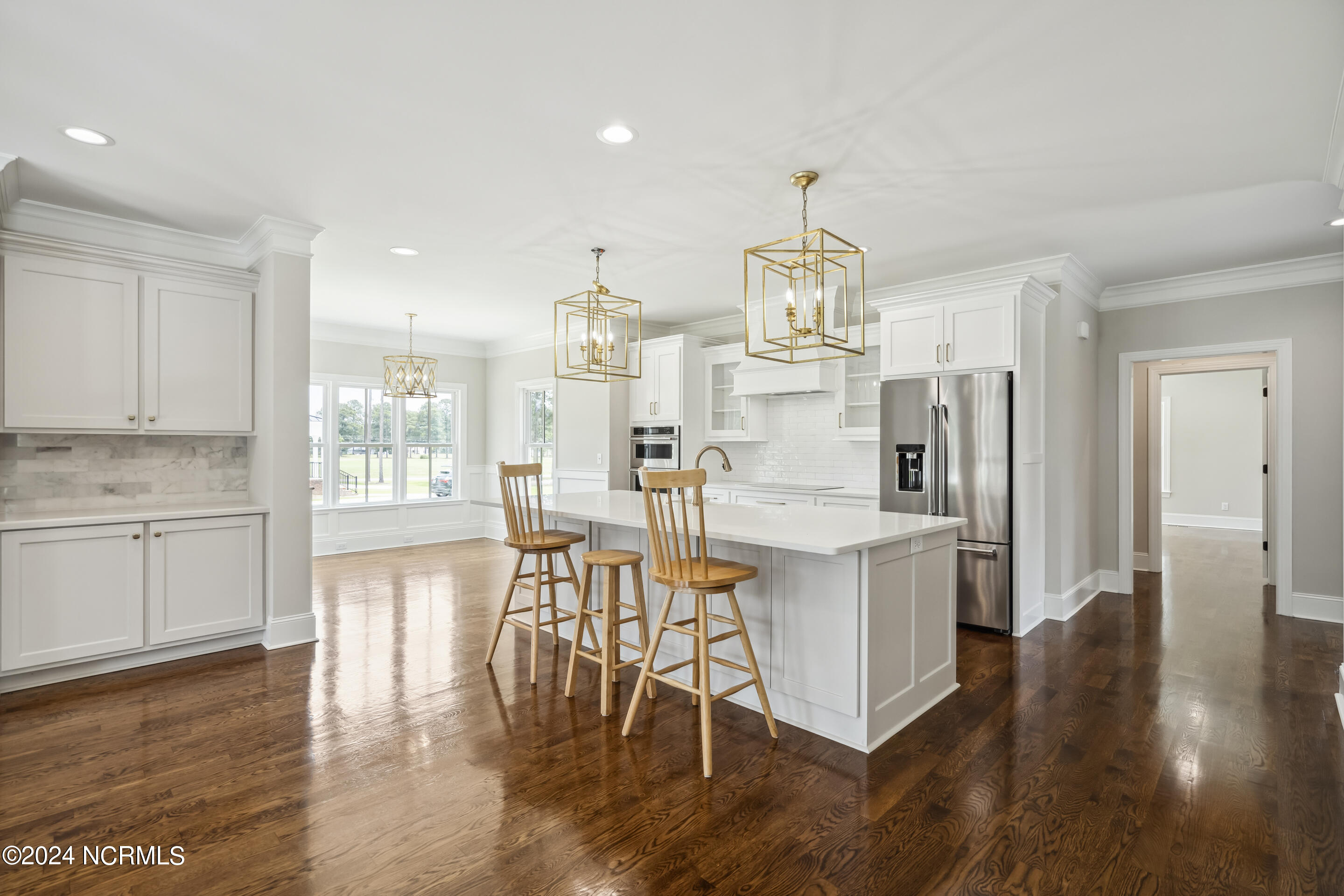 135 N Country Club Drive