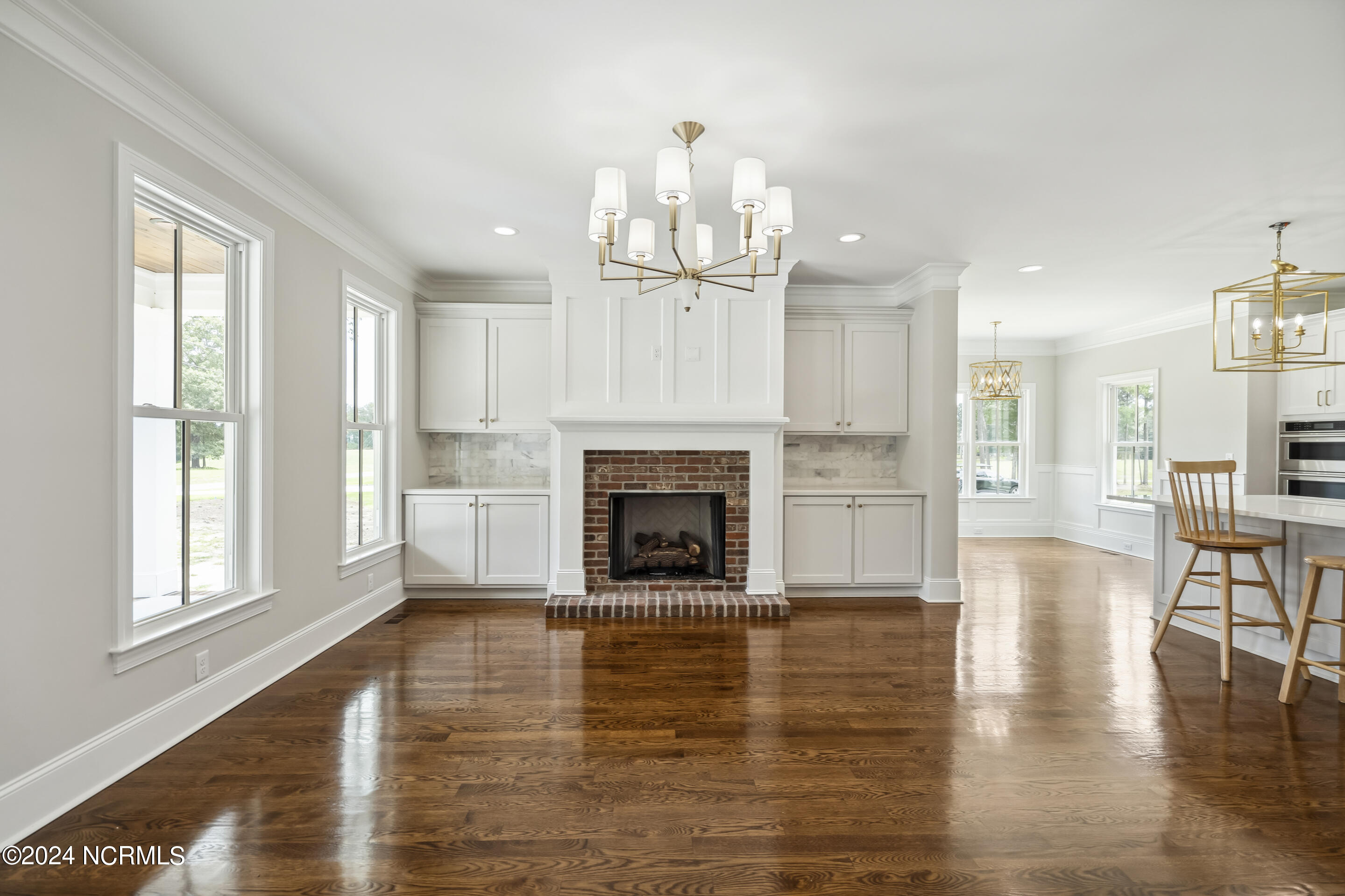 135 N Country Club Drive