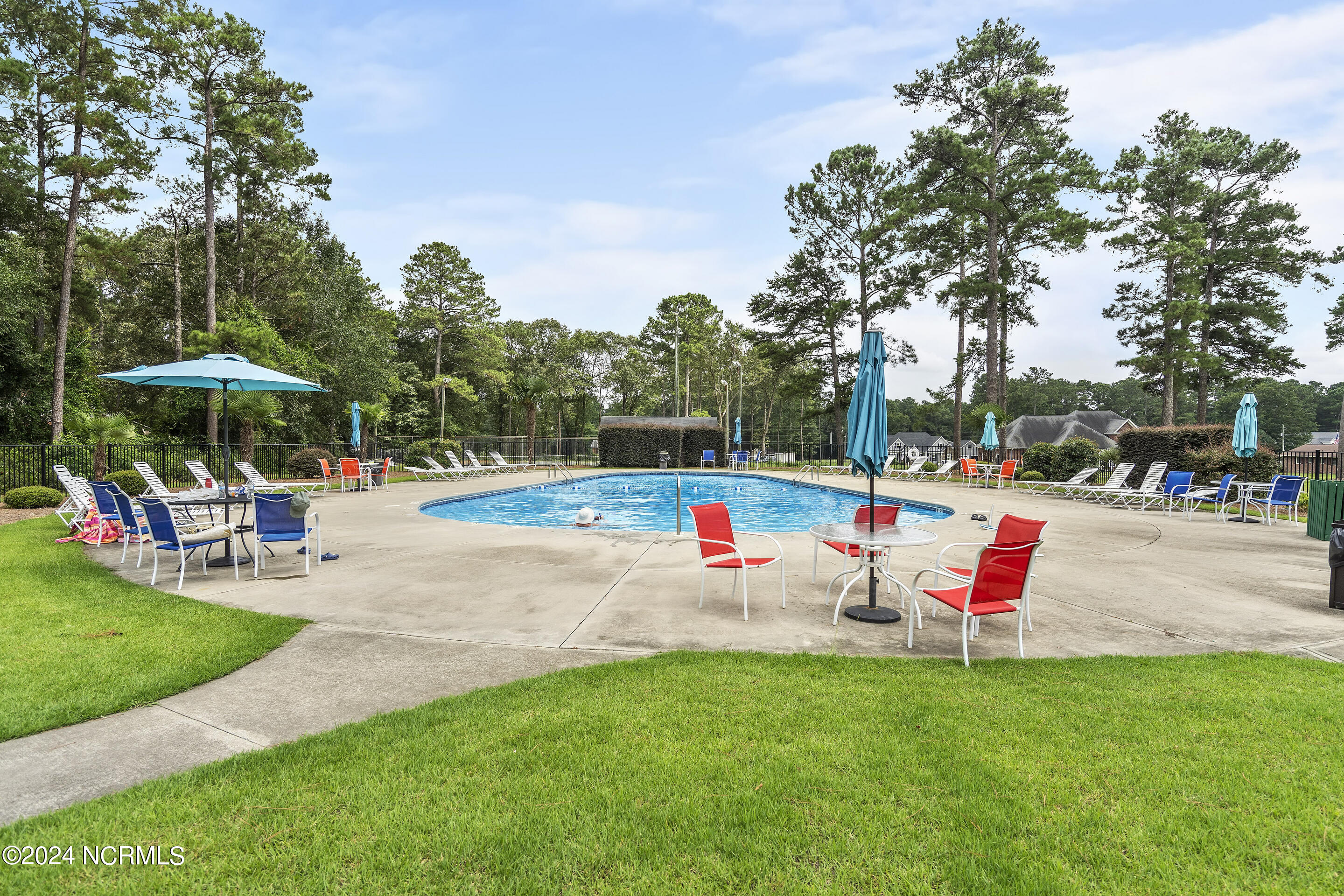 135 N Country Club Drive