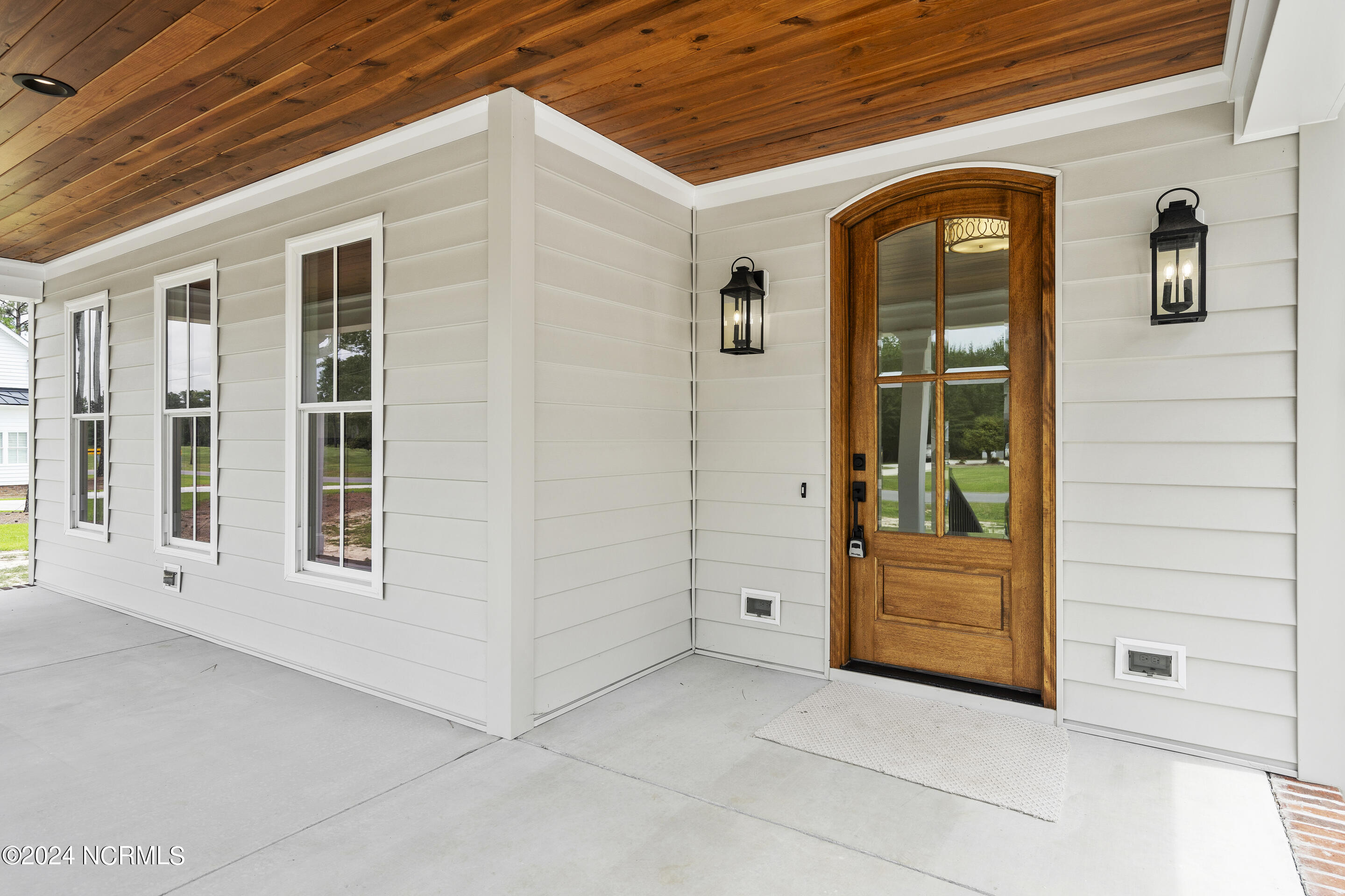 135 N Country Club Drive