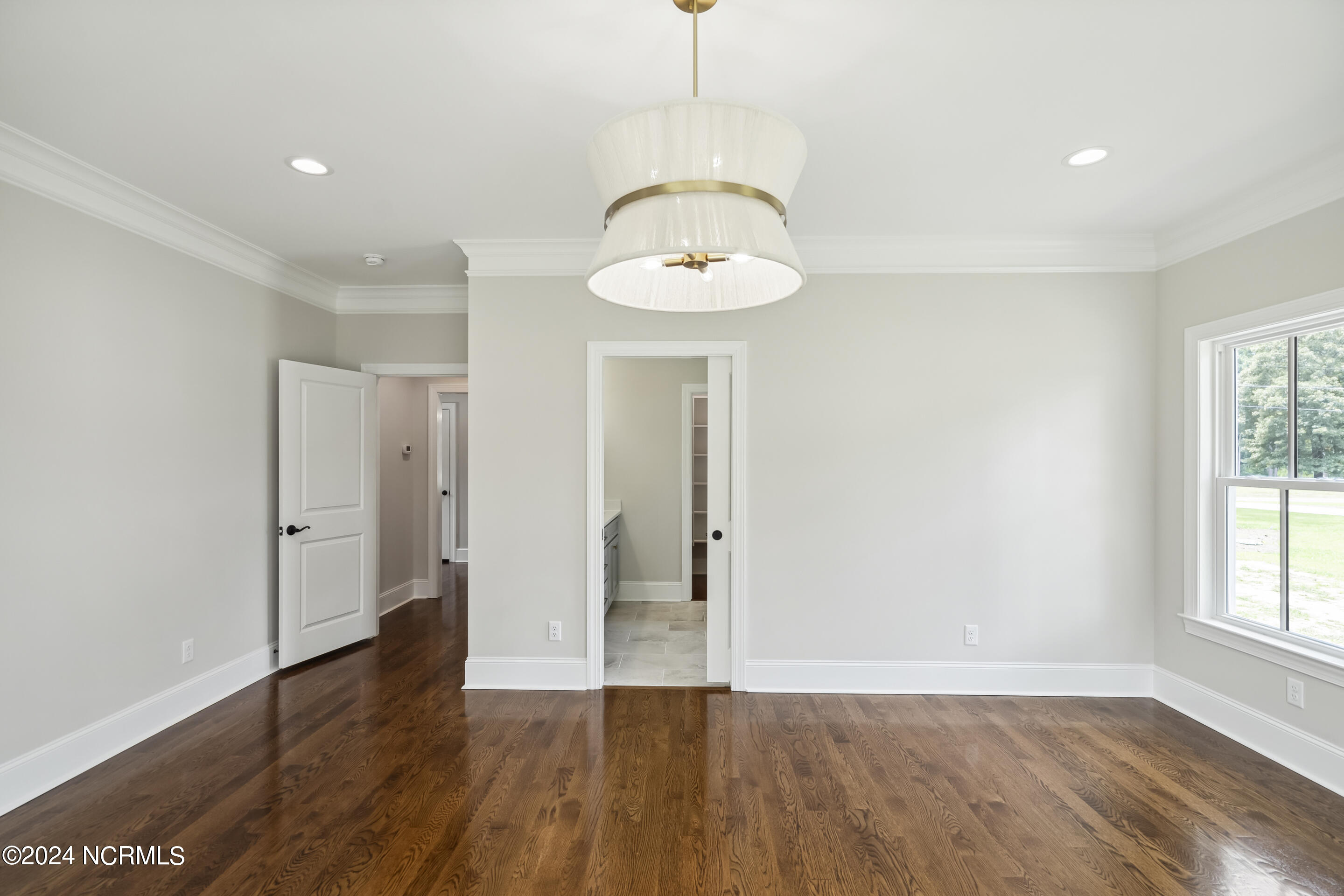 135 N Country Club Drive