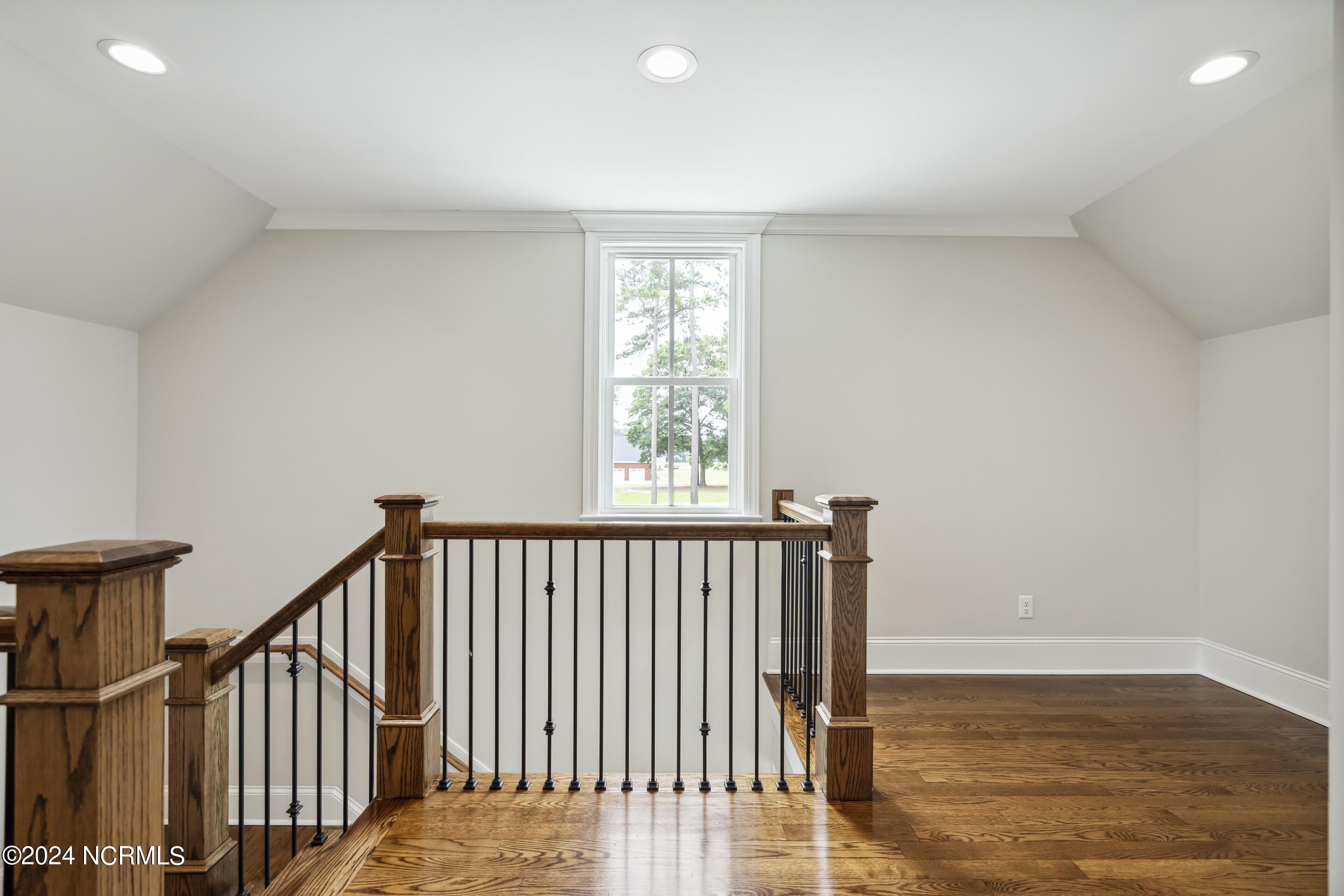 135 N Country Club Drive
