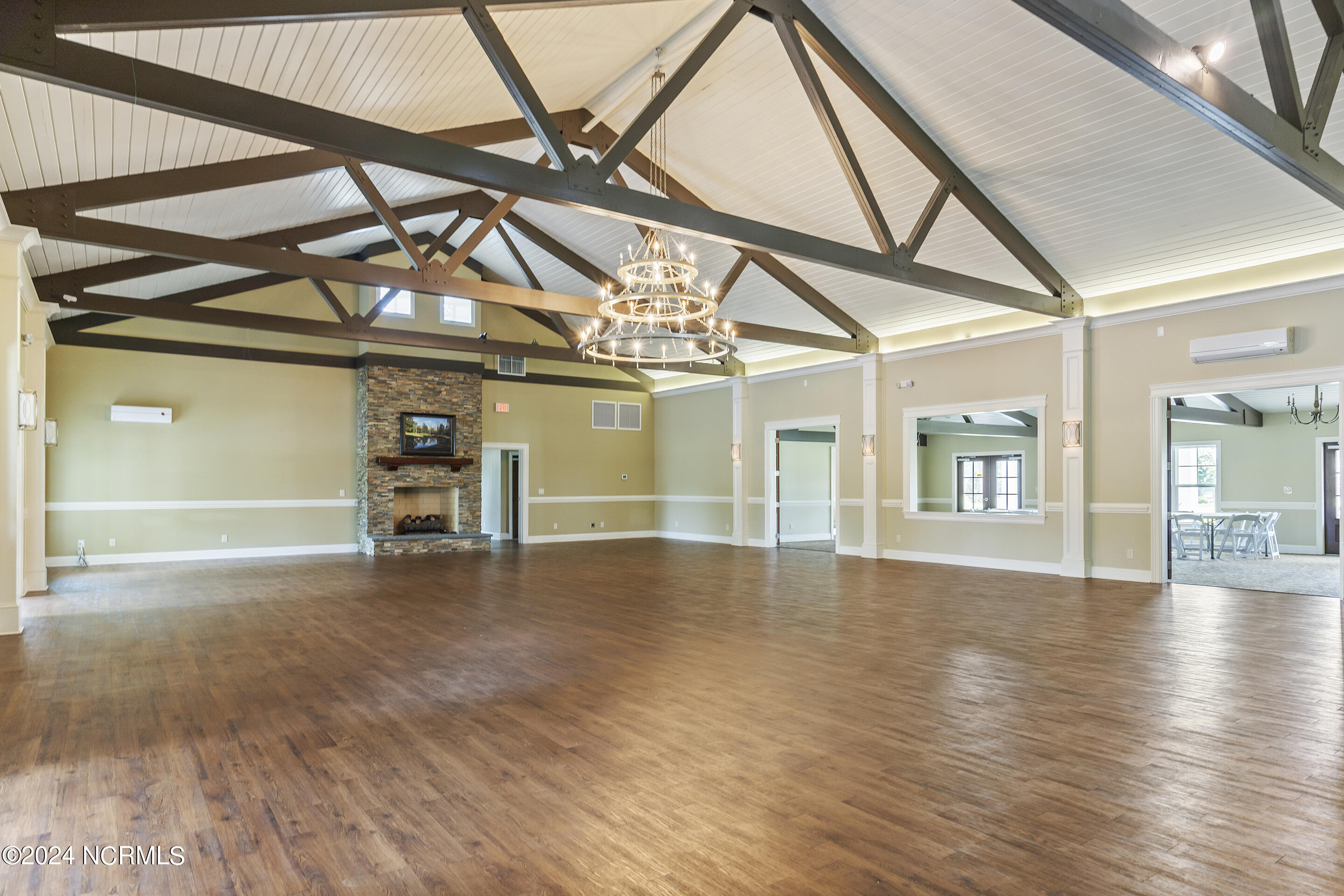 135 N Country Club Drive