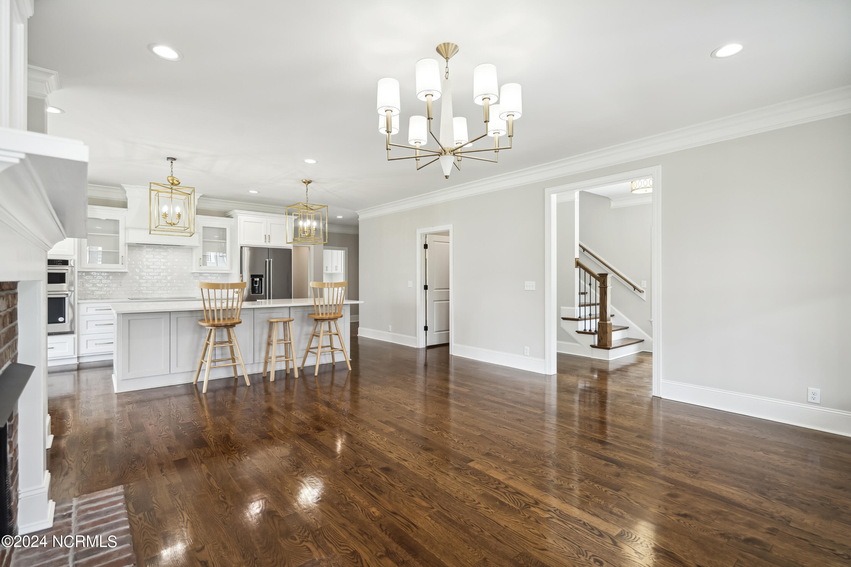 135 N Country Club Drive