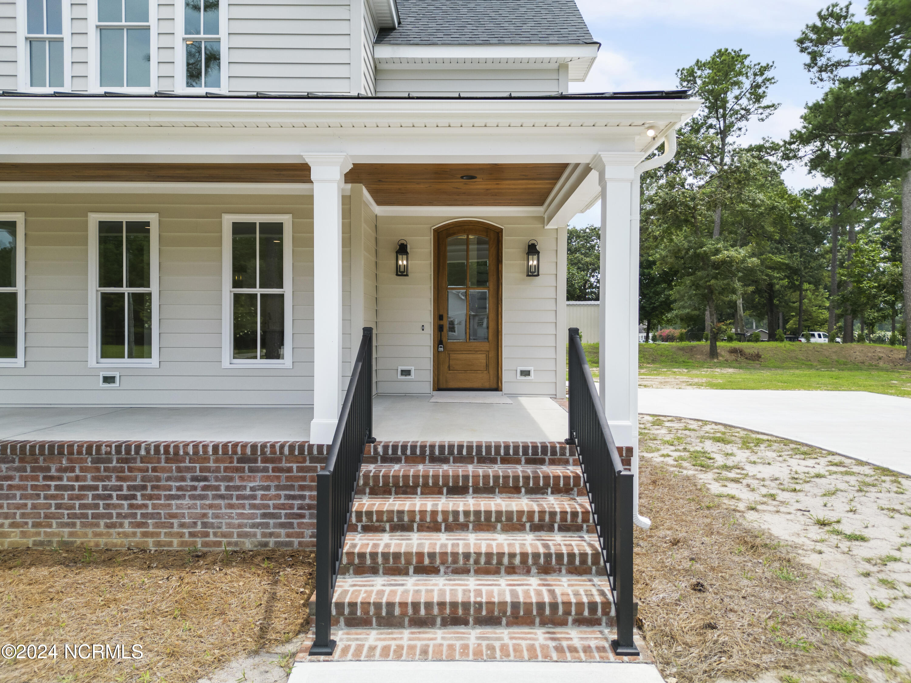 135 N Country Club Drive