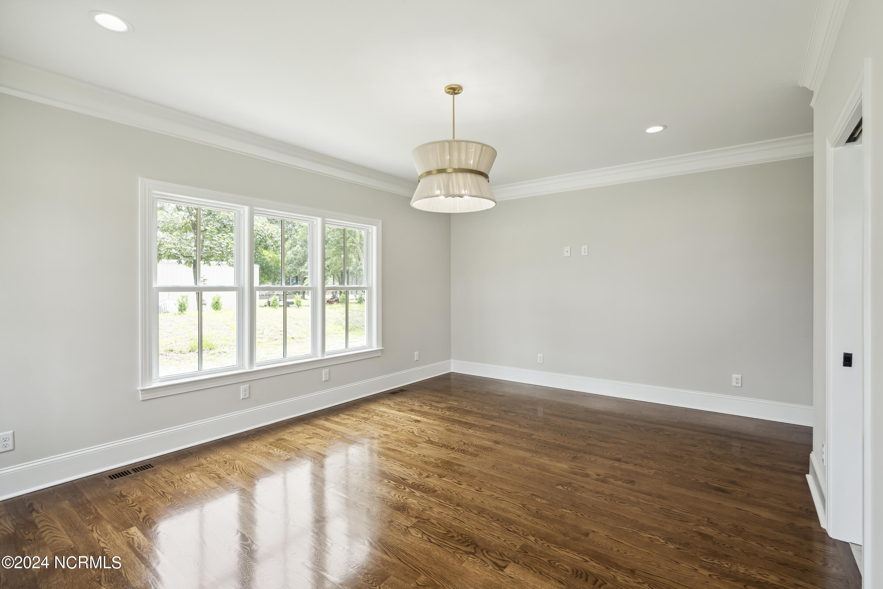 135 N Country Club Drive