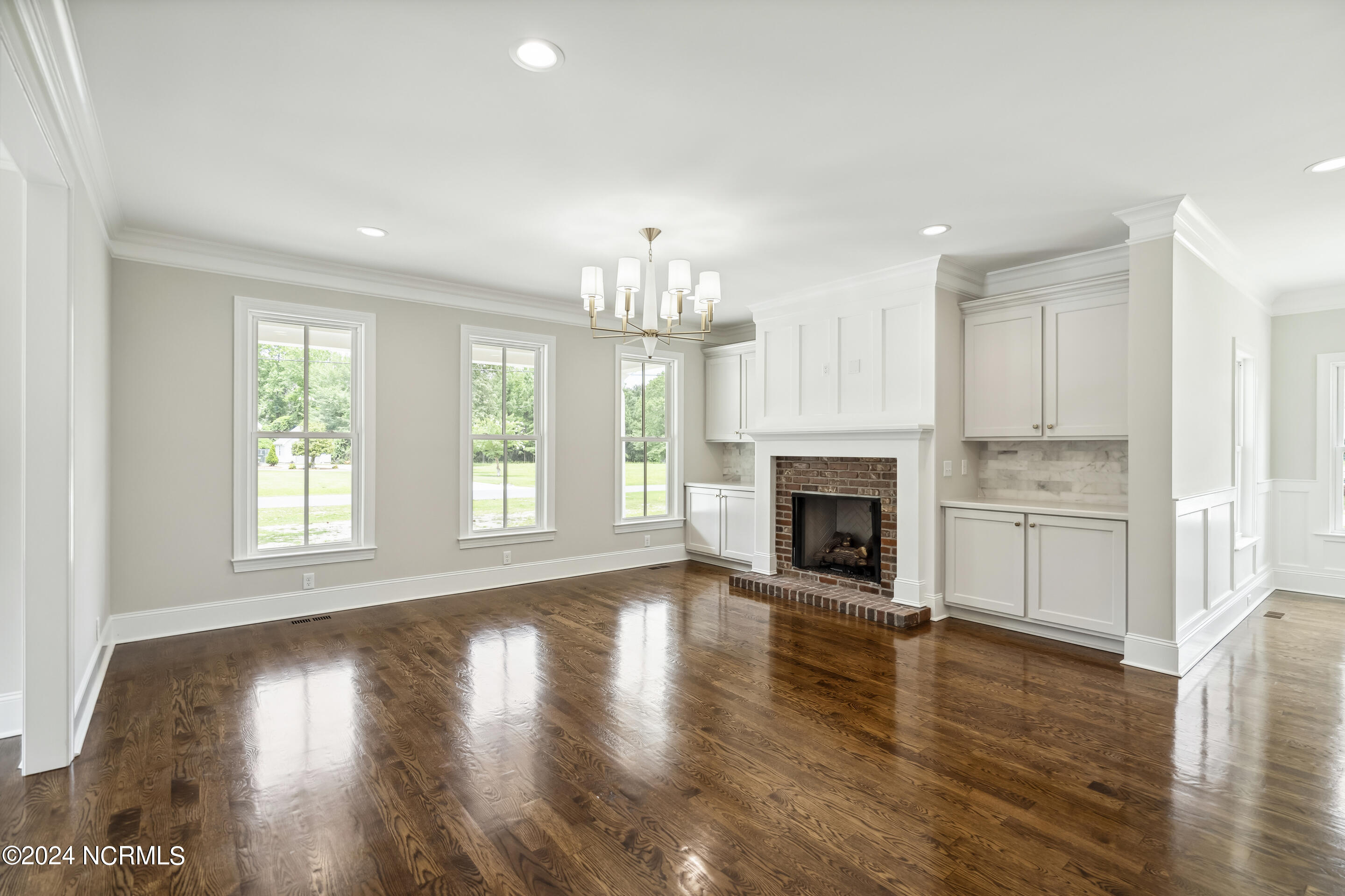 135 N Country Club Drive