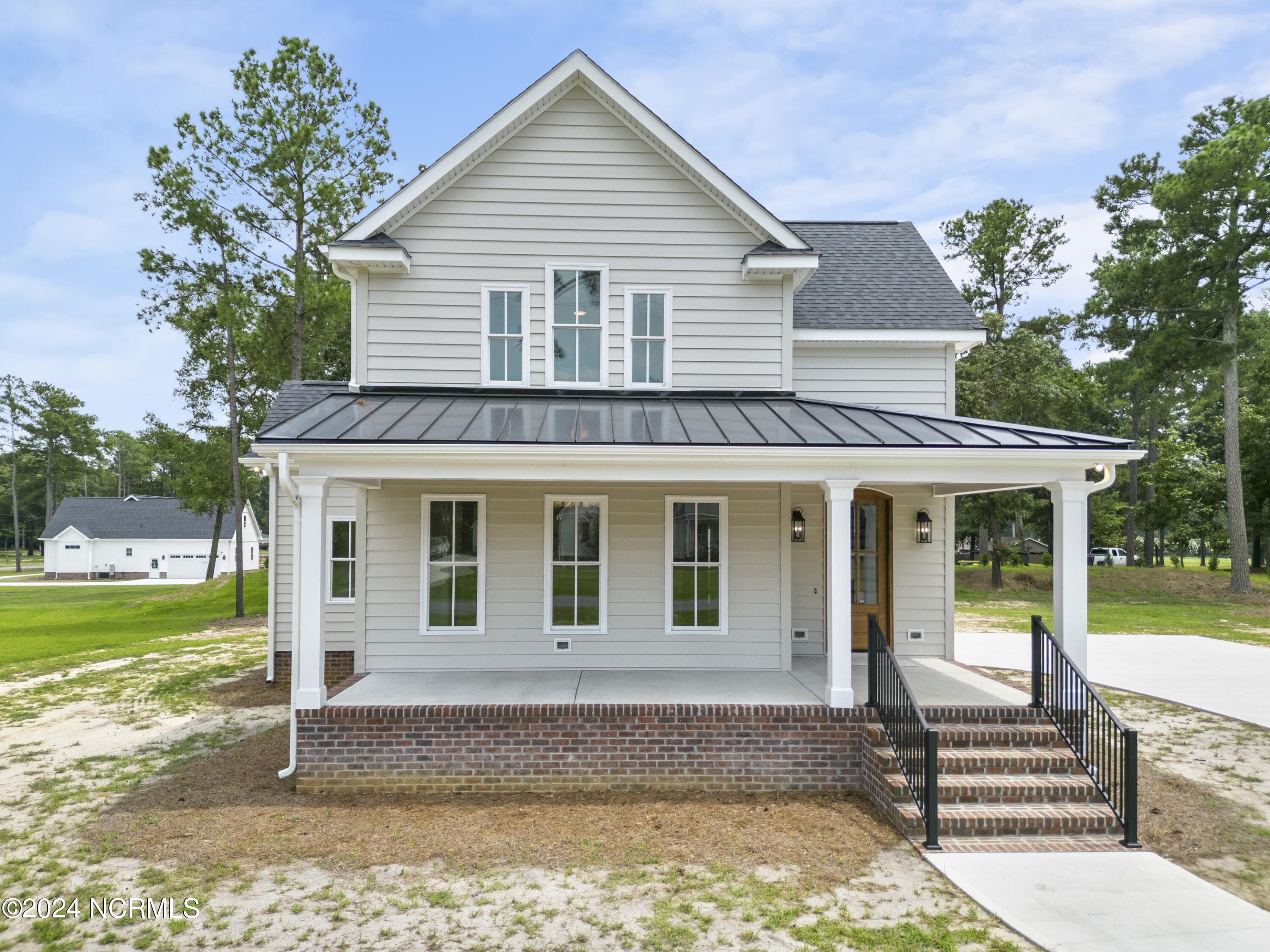 135 N Country Club Drive