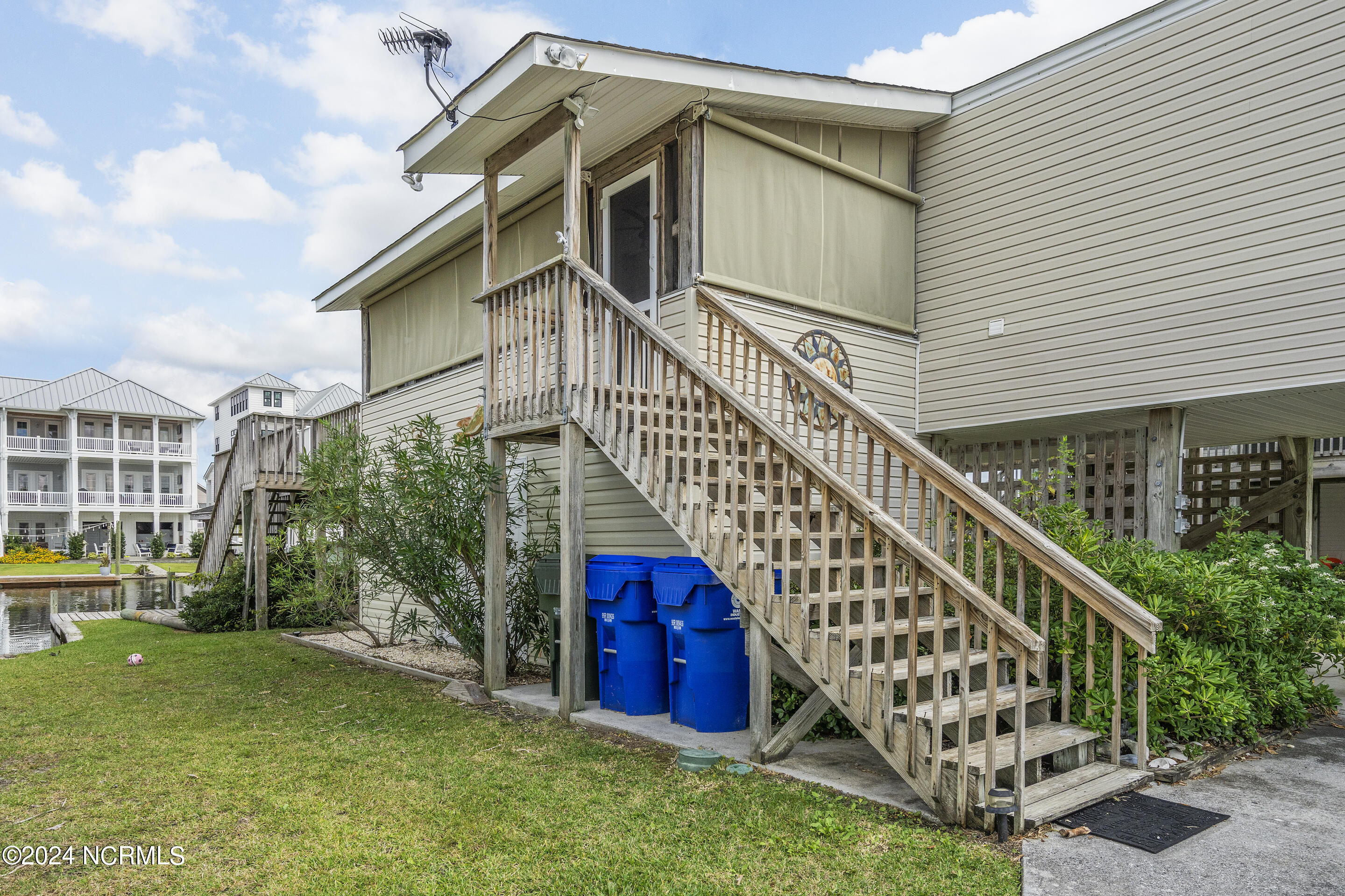 3078 3rd Street