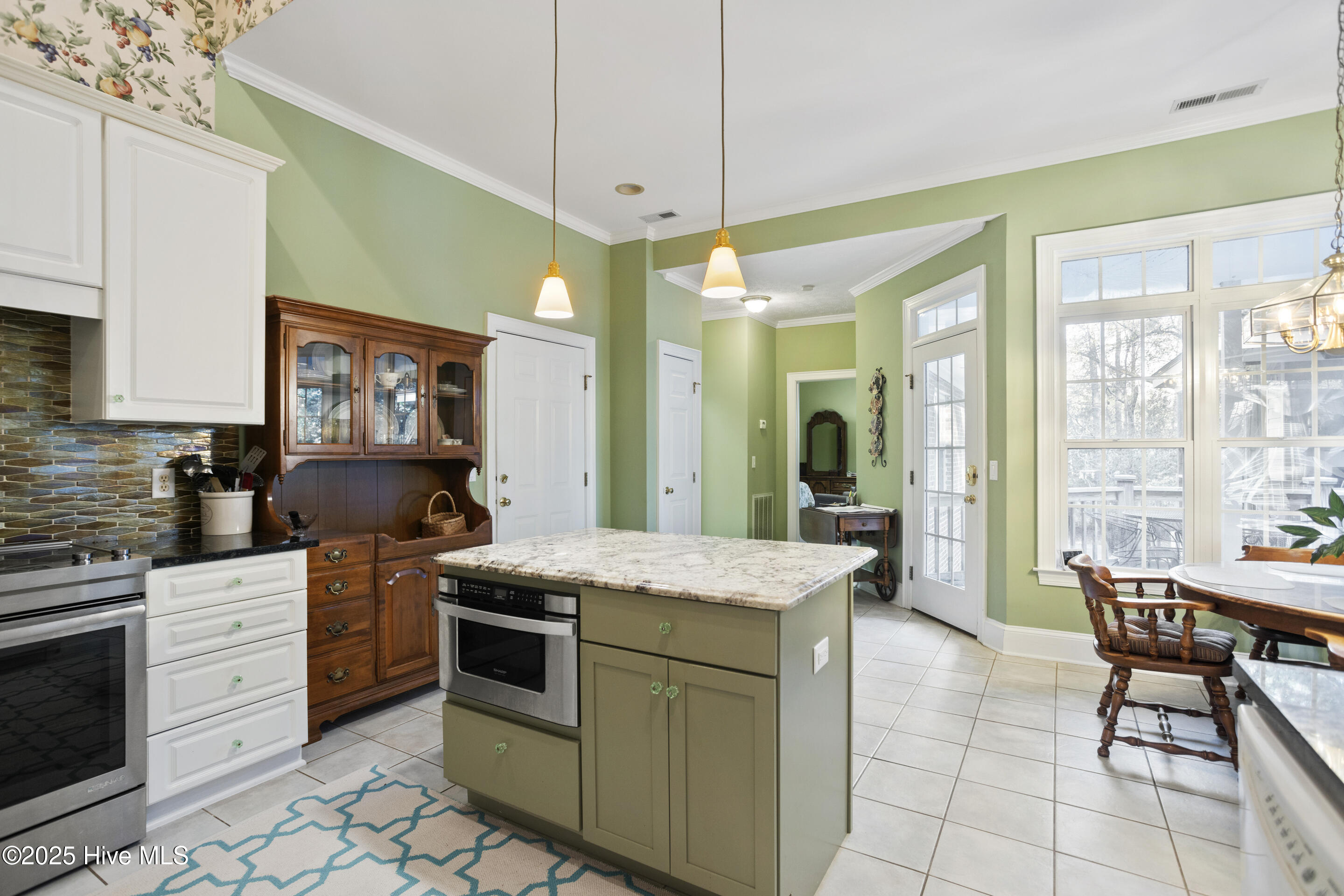 286 Gooseneck Road W