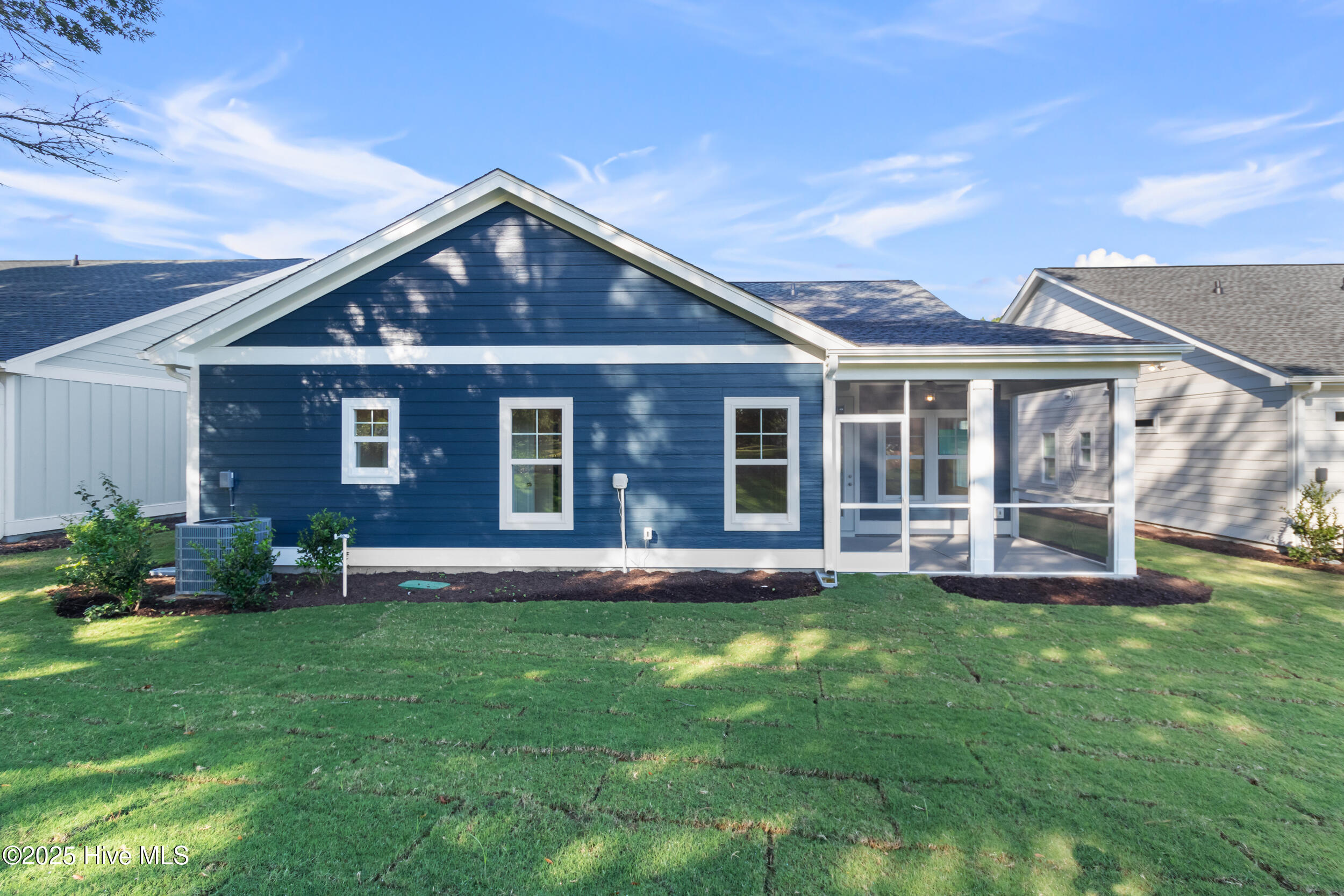 2054 Greenside Manor Drive SW