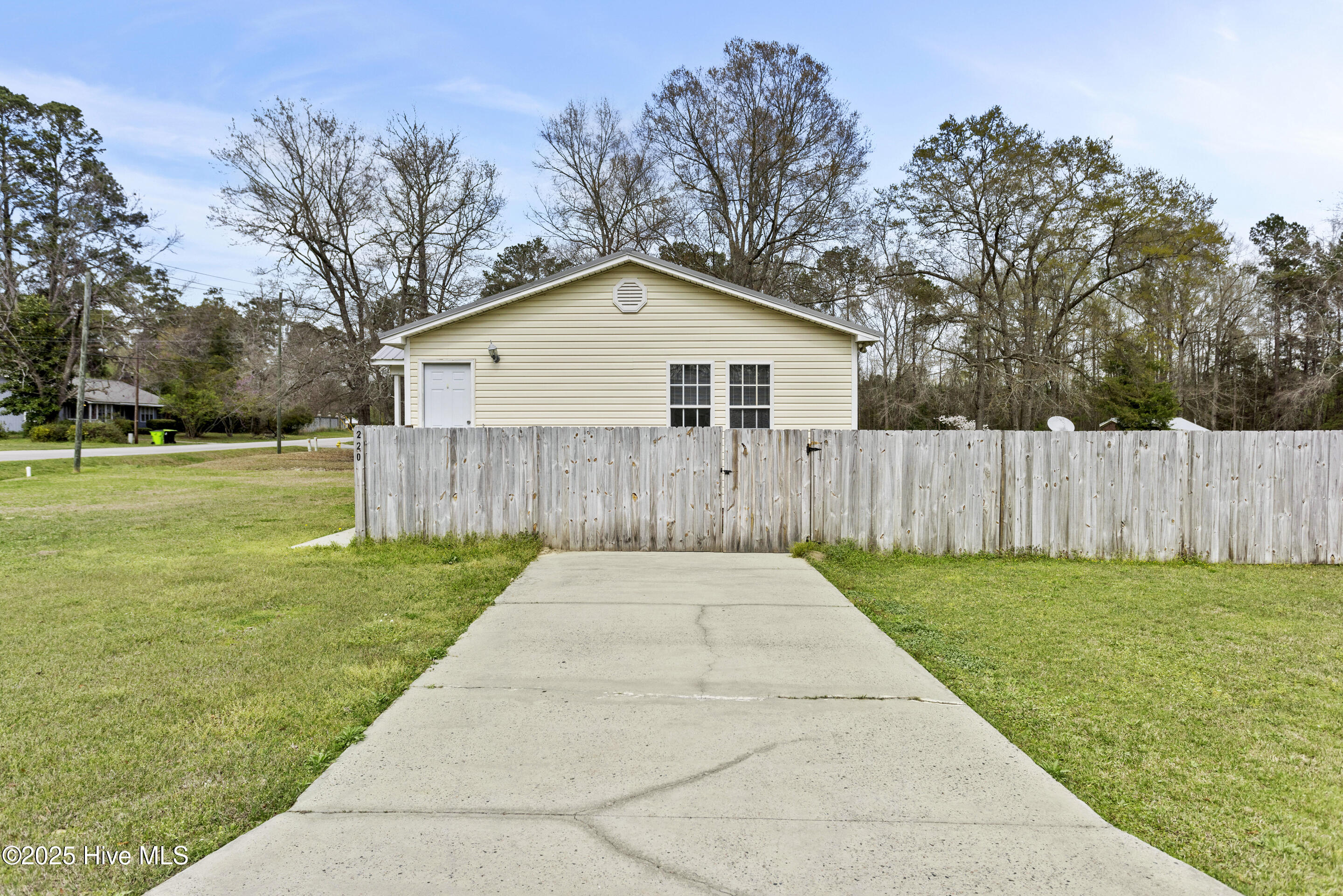 220 Tram Road