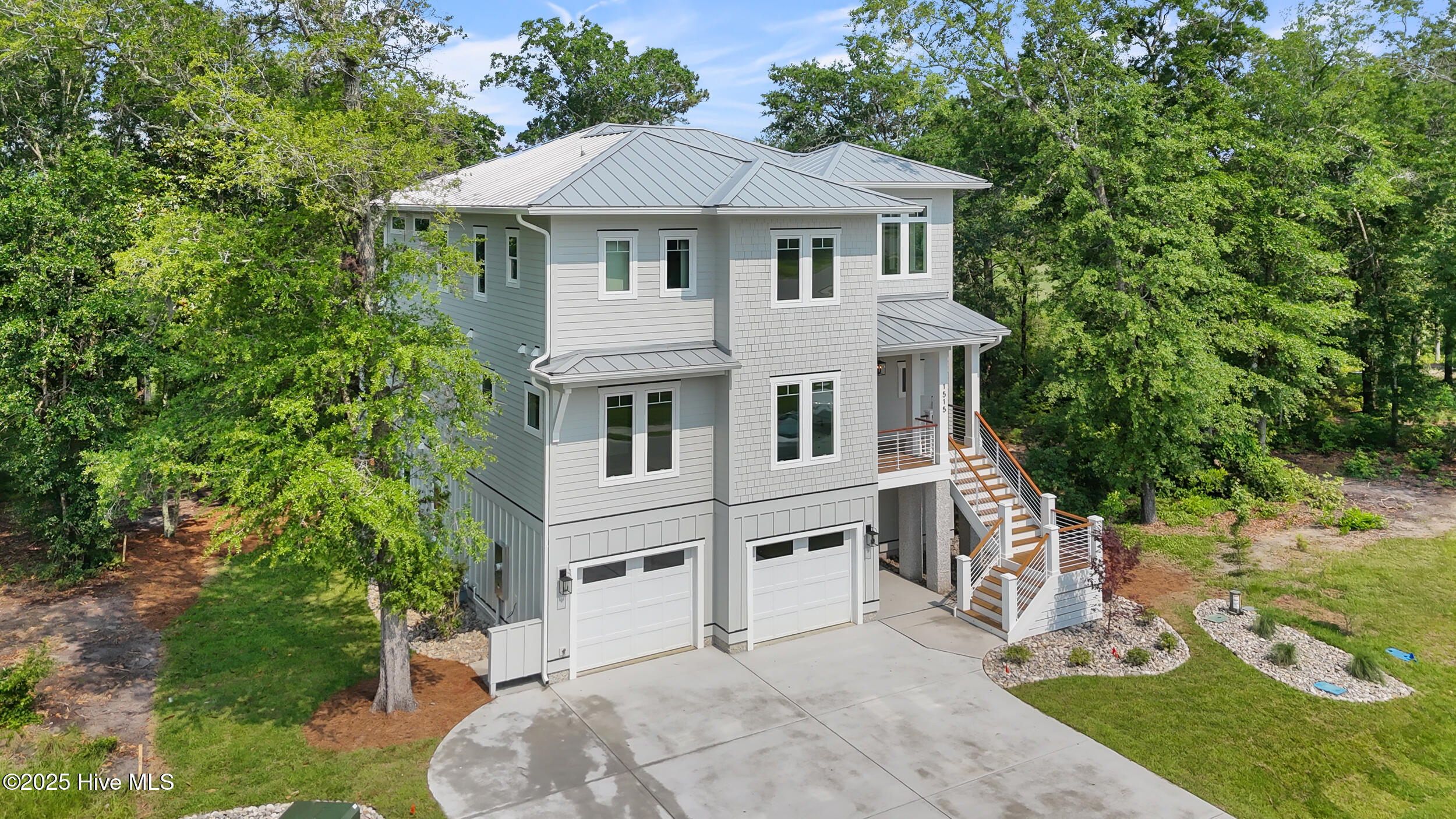 1515 Riverview Terrace