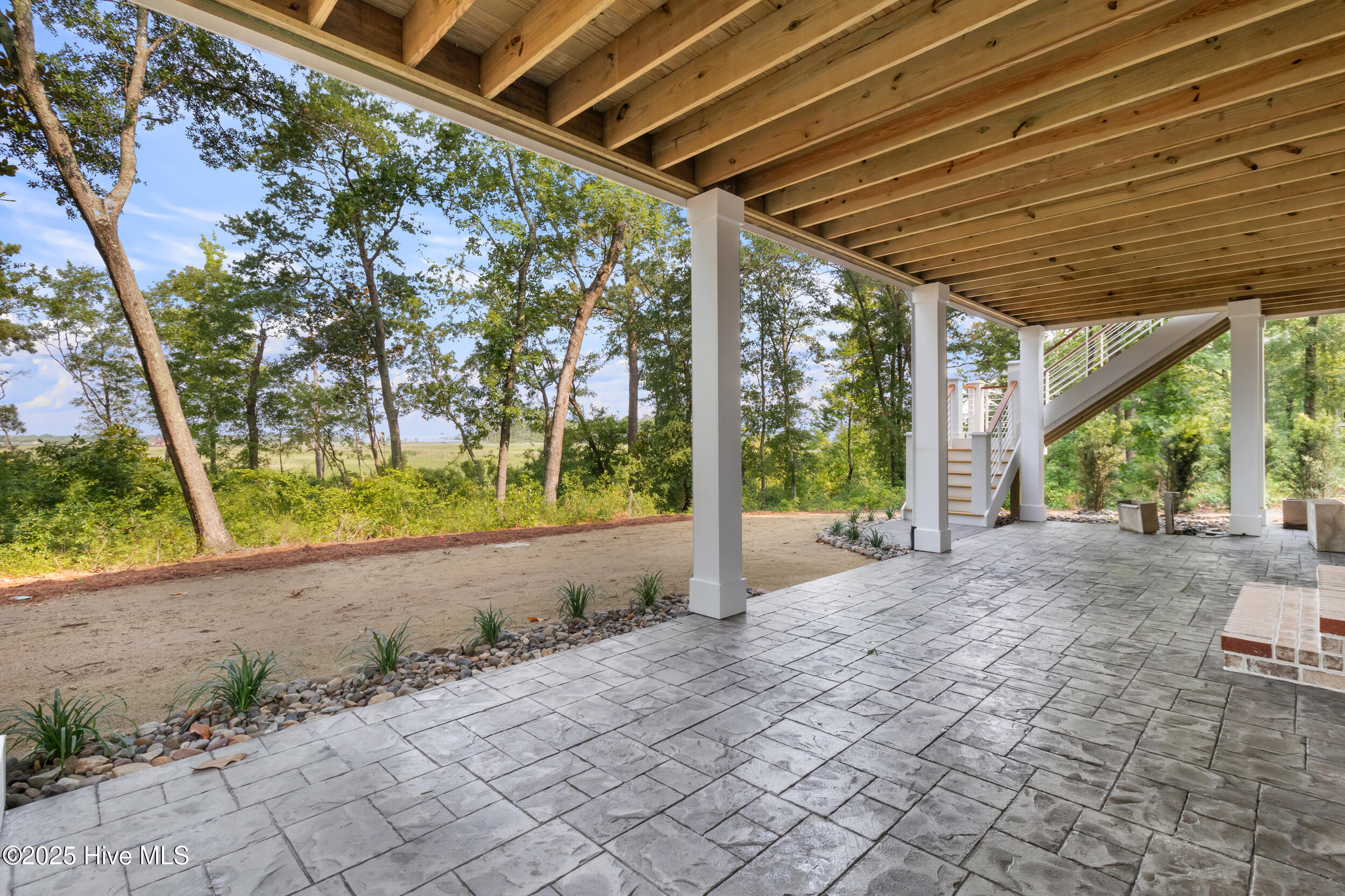 1515 Riverview Terrace