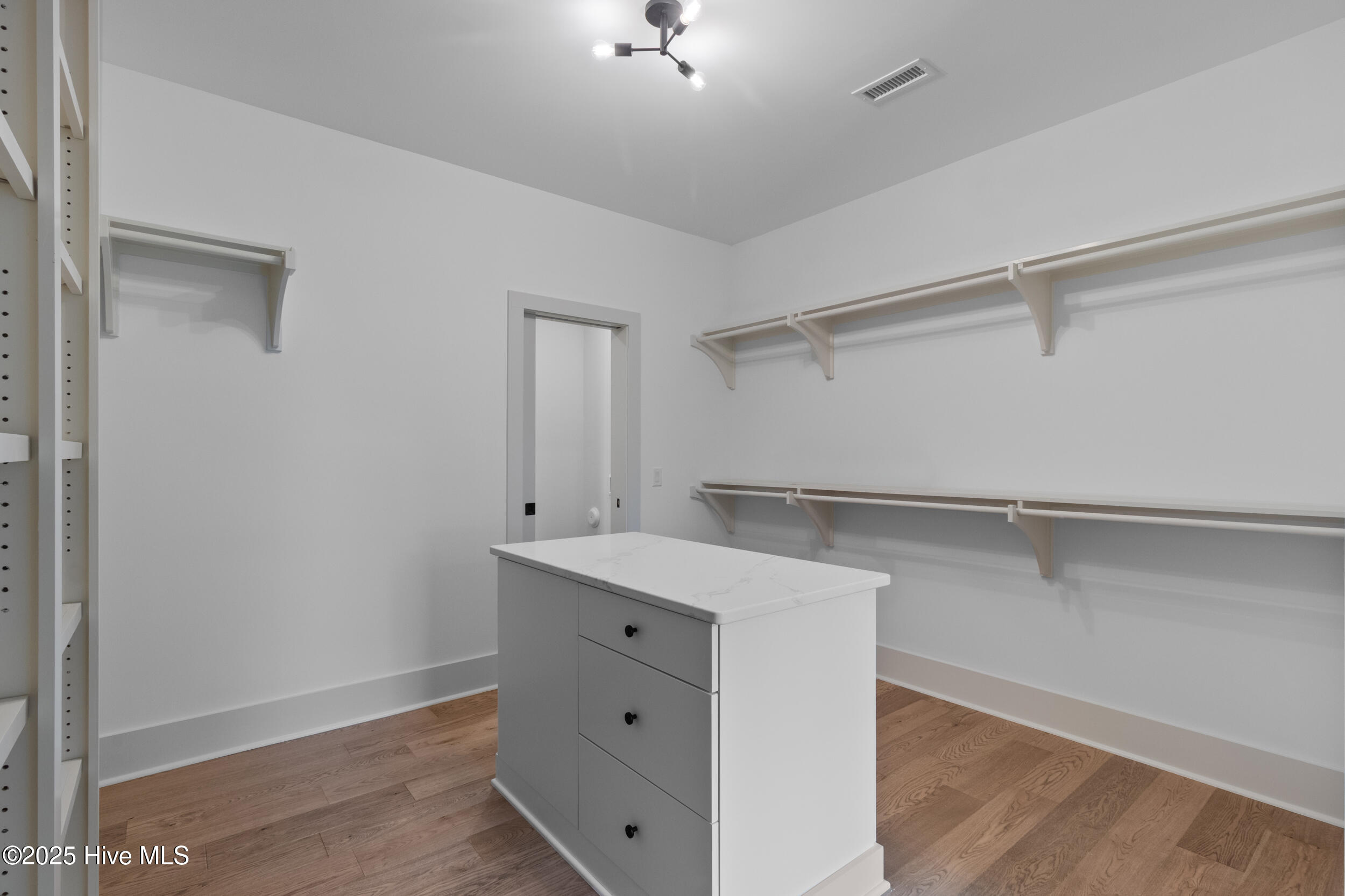 1515 Riverview Terrace