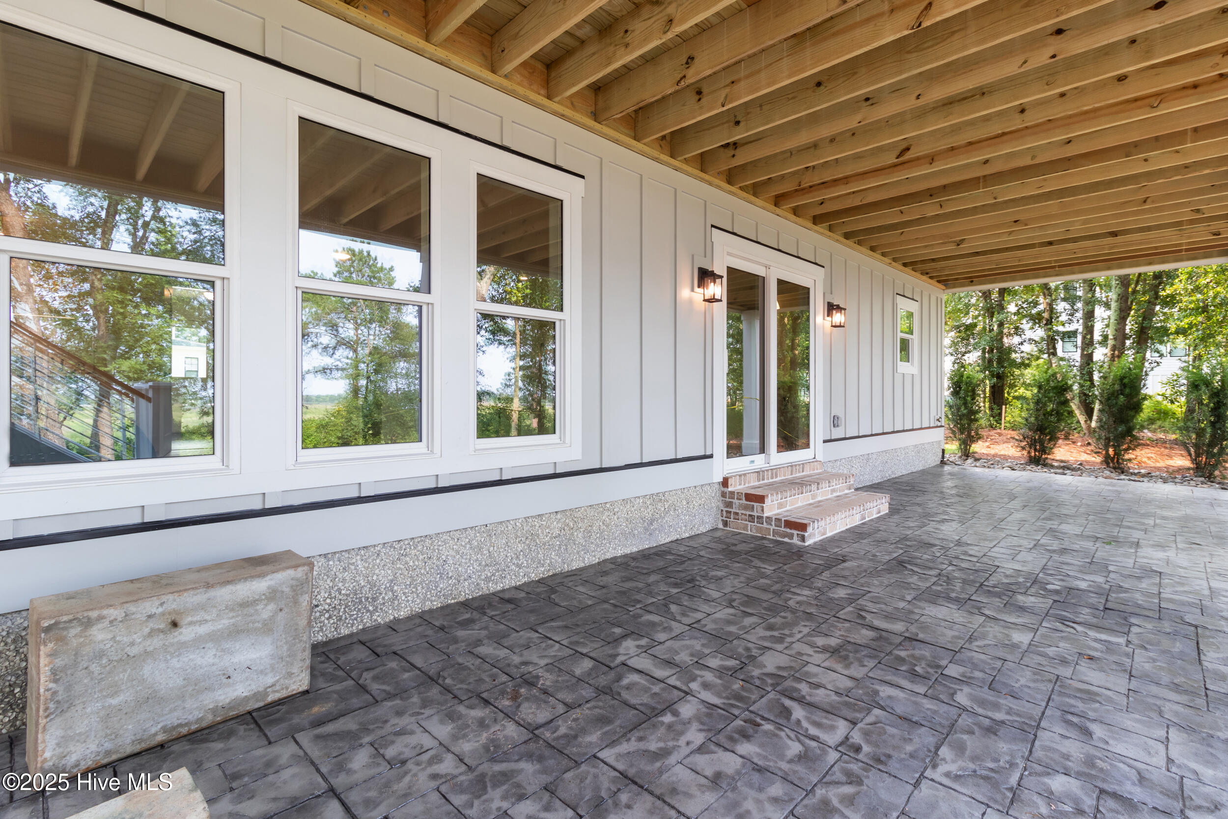 1515 Riverview Terrace