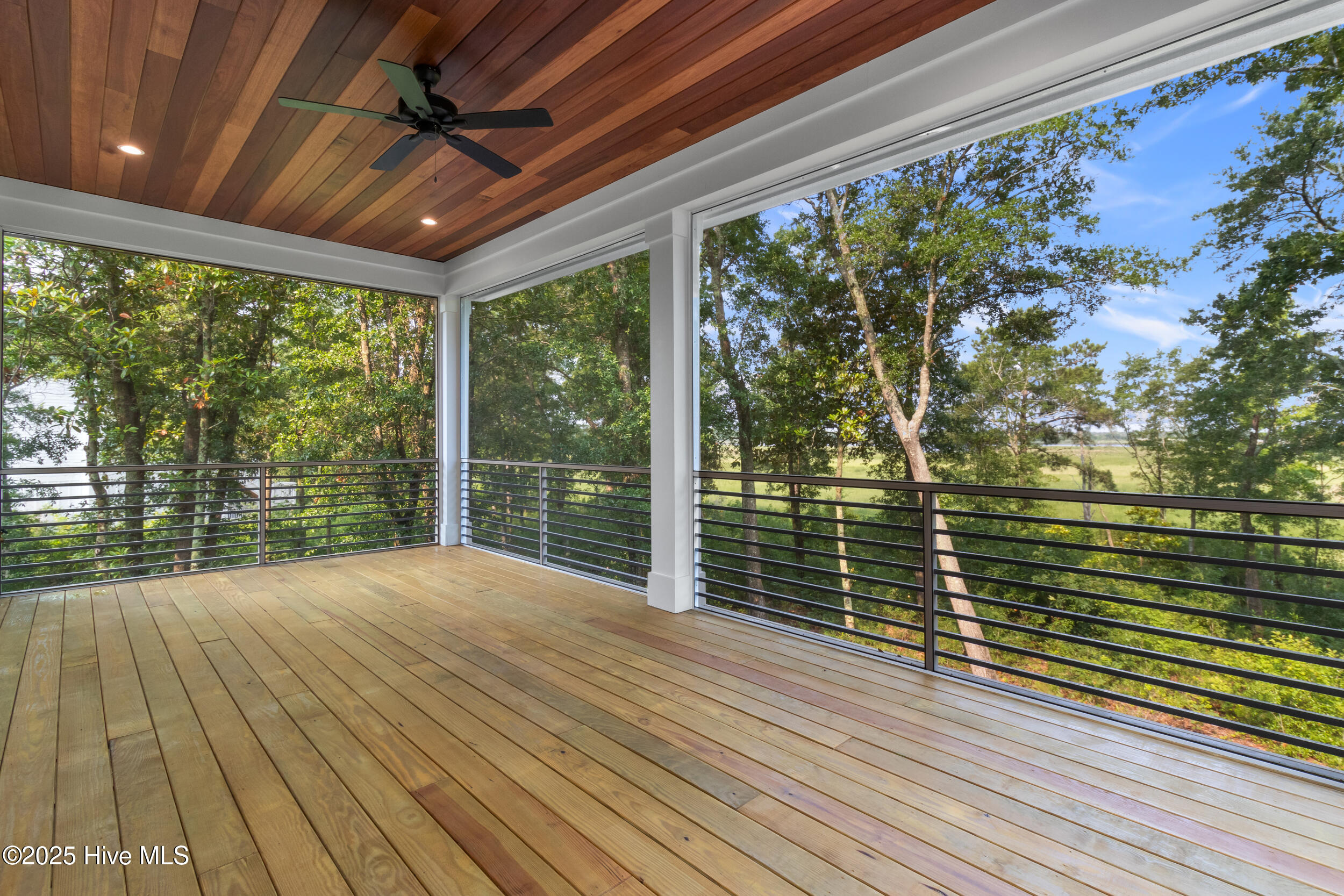 1515 Riverview Terrace