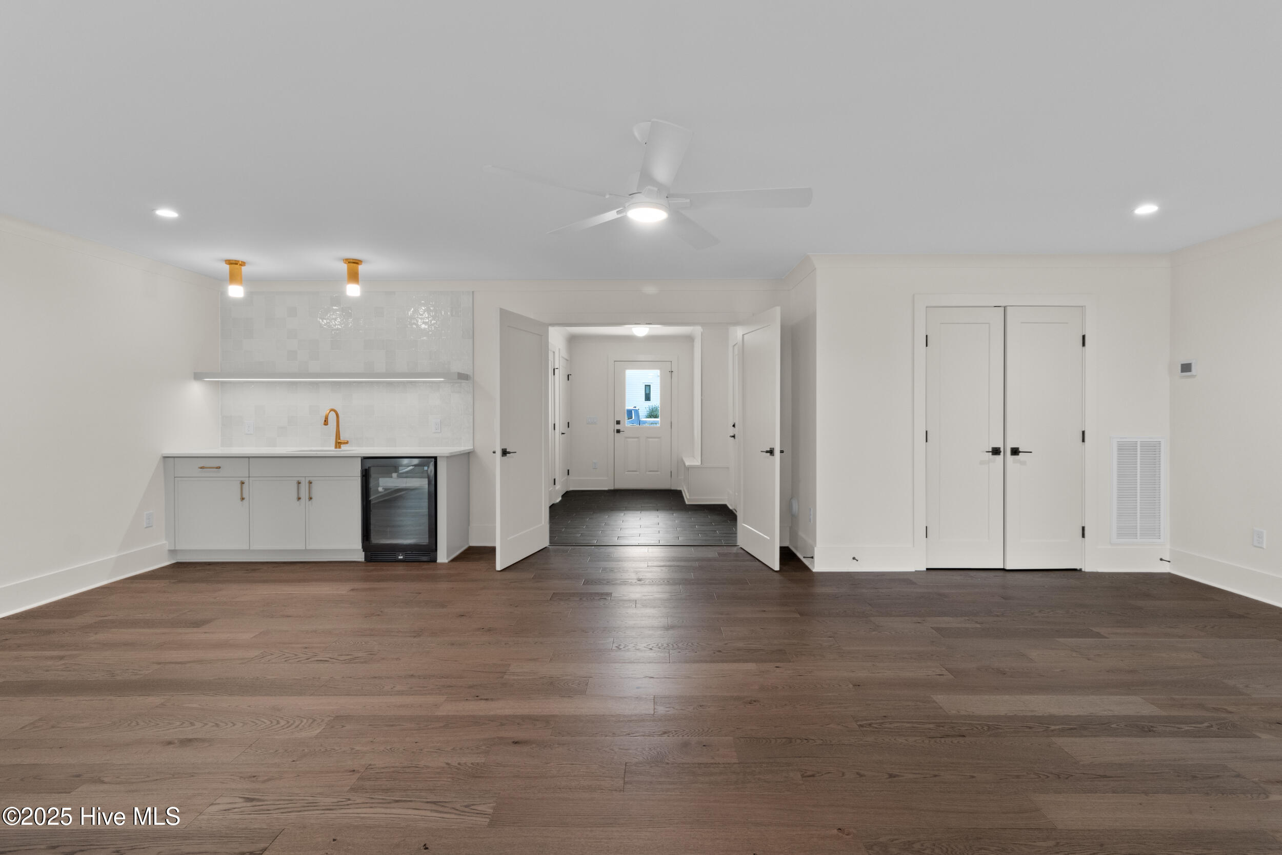 1515 Riverview Terrace