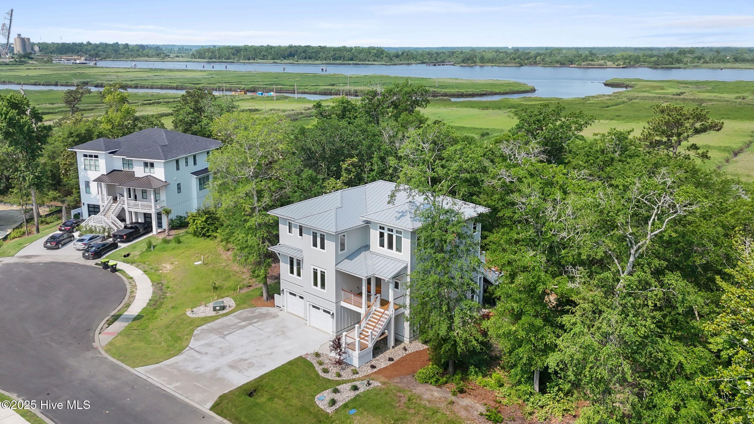 1515 Riverview Terrace