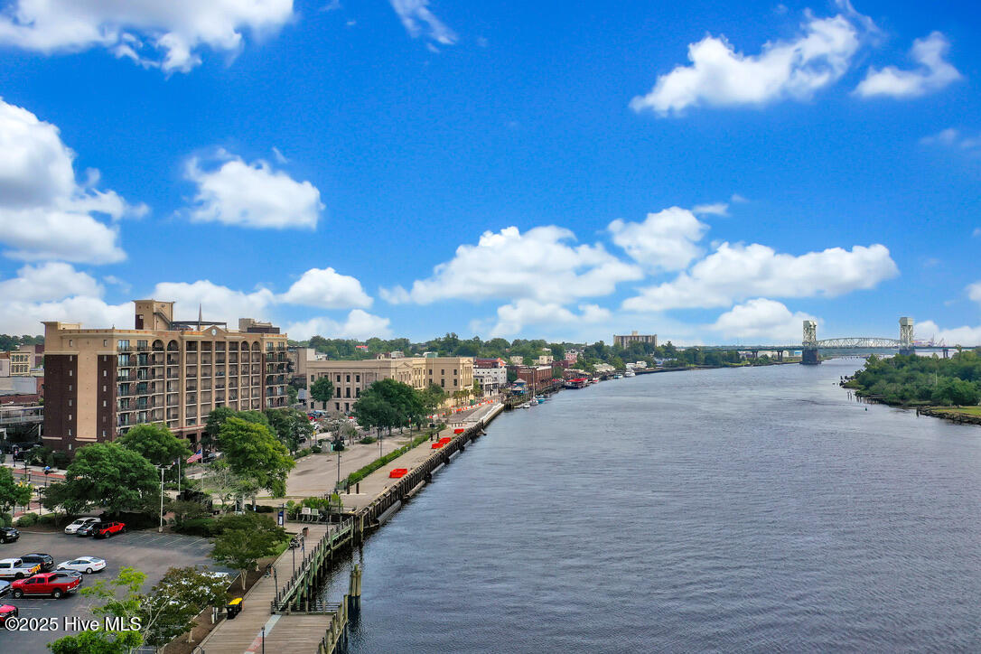 1608 Riverview Terrace