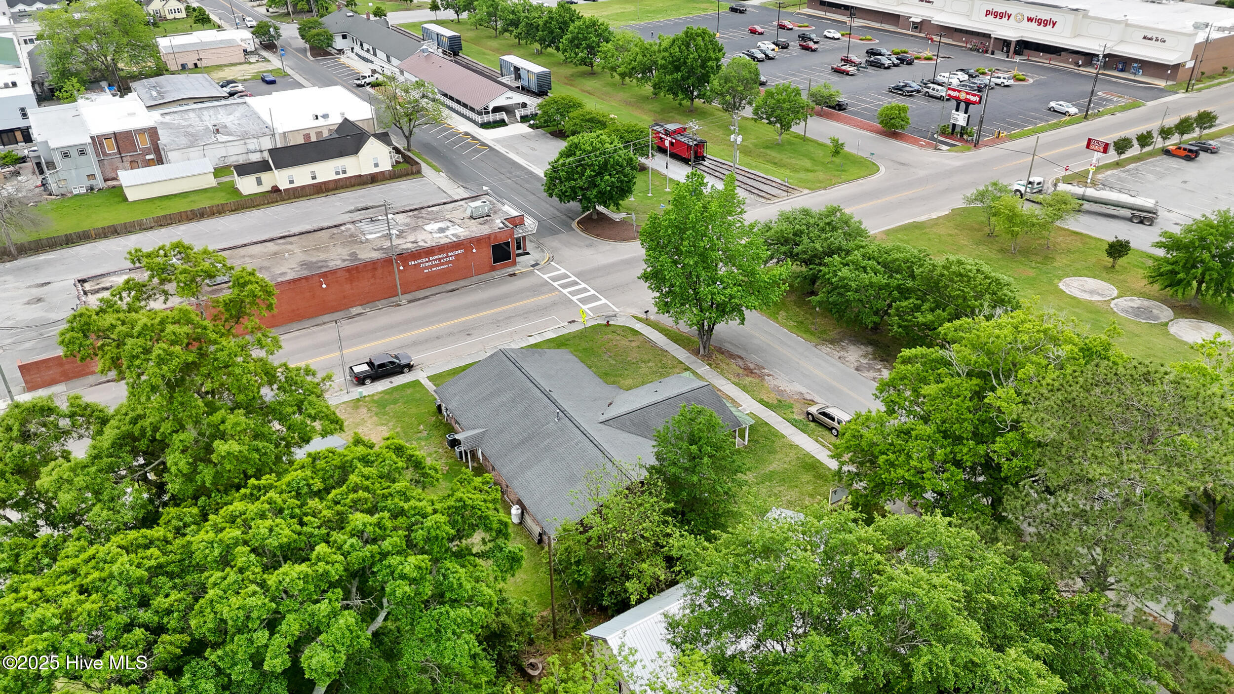 100 N Dickerson Street