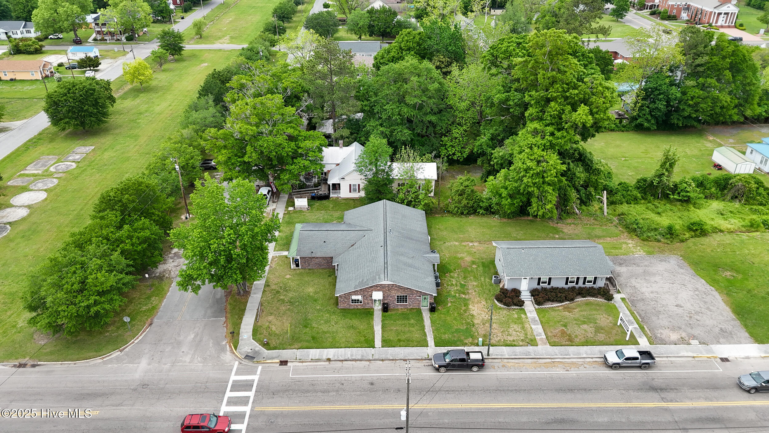 100 N Dickerson Street