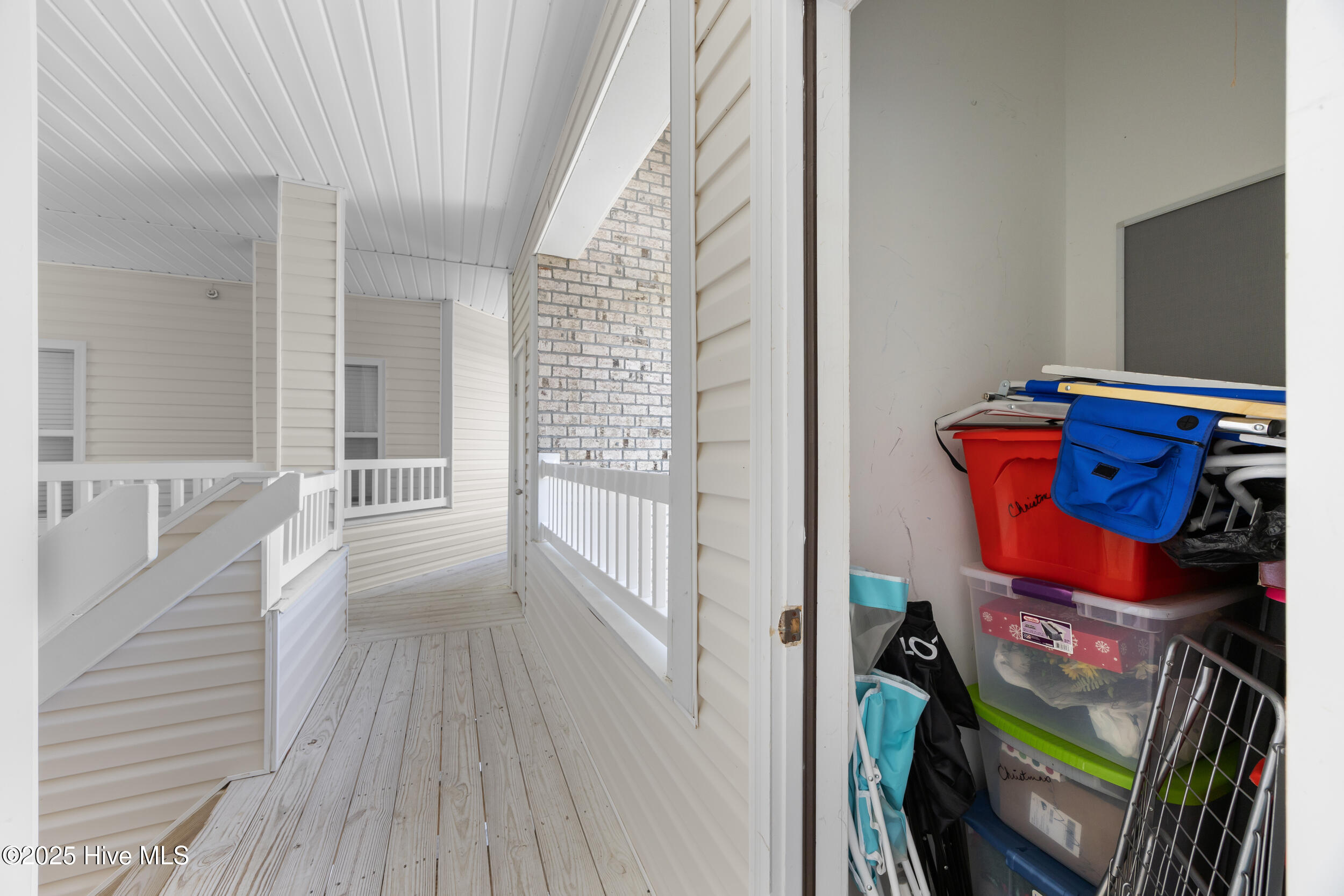211 Fullford Lane, Unit 201