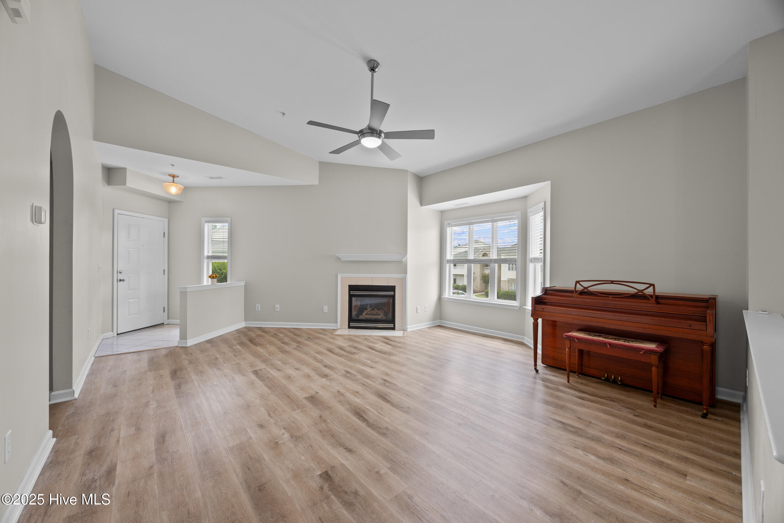 211 Fullford Lane, Unit 201