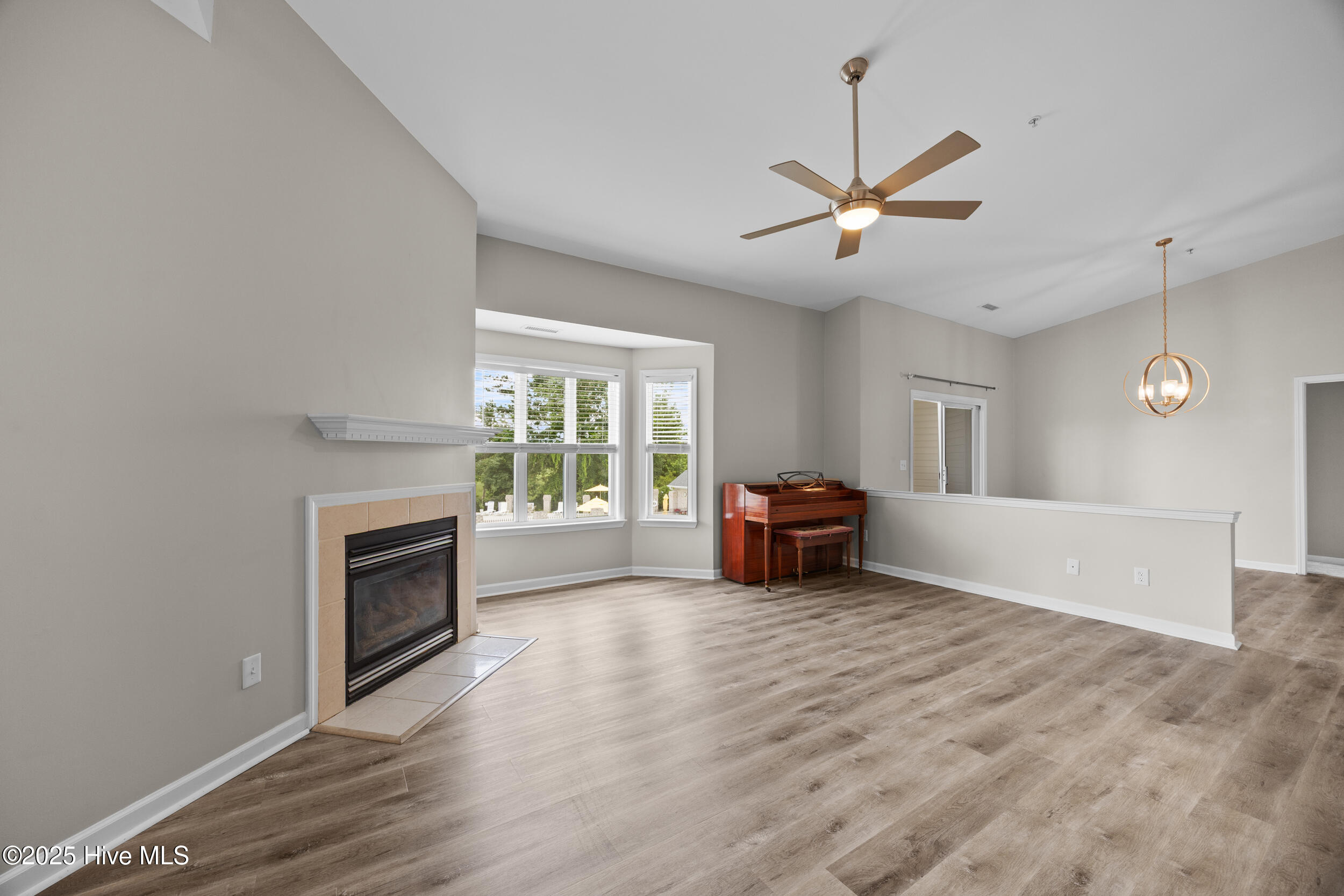 211 Fullford Lane, Unit 201