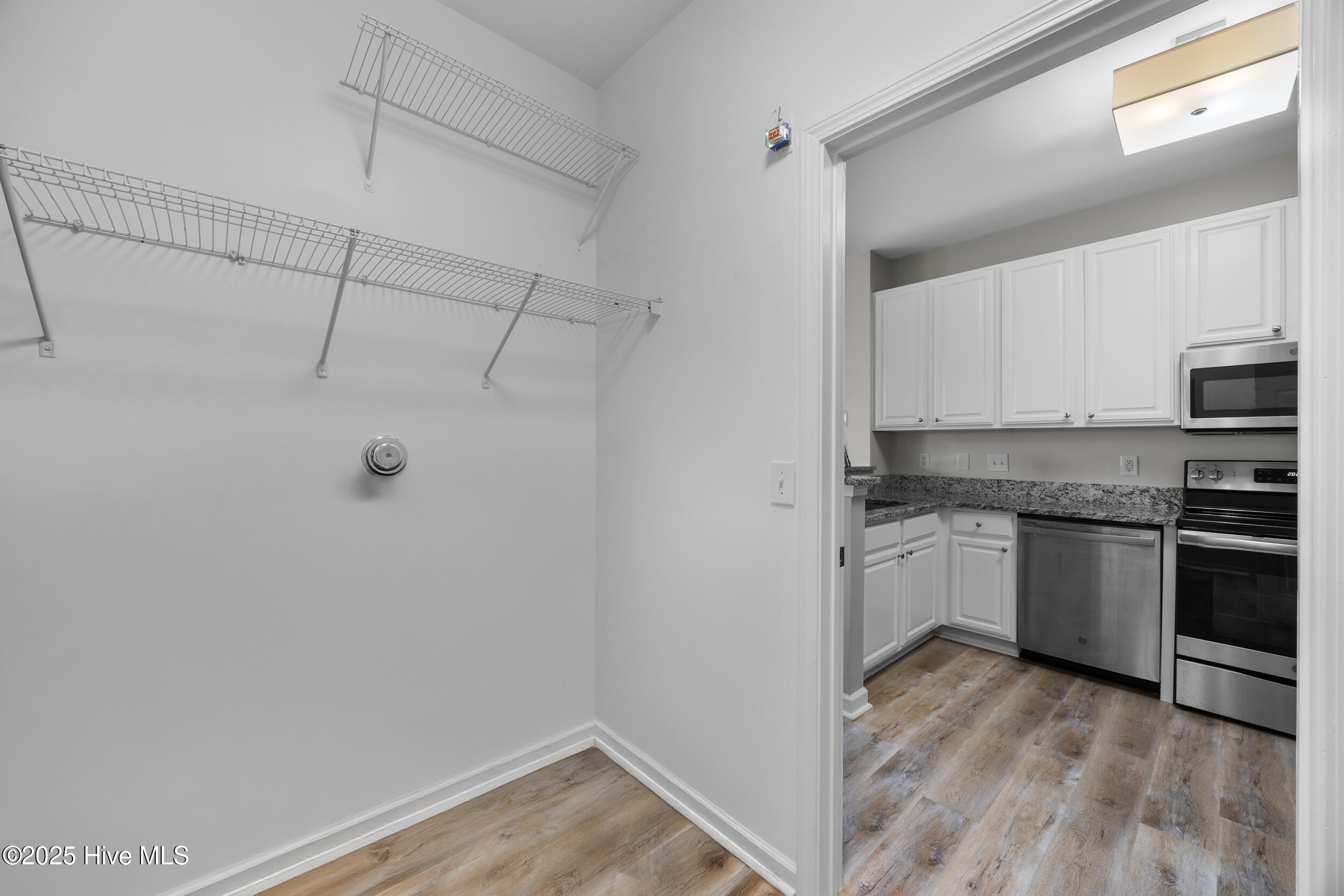 211 Fullford Lane, Unit 201