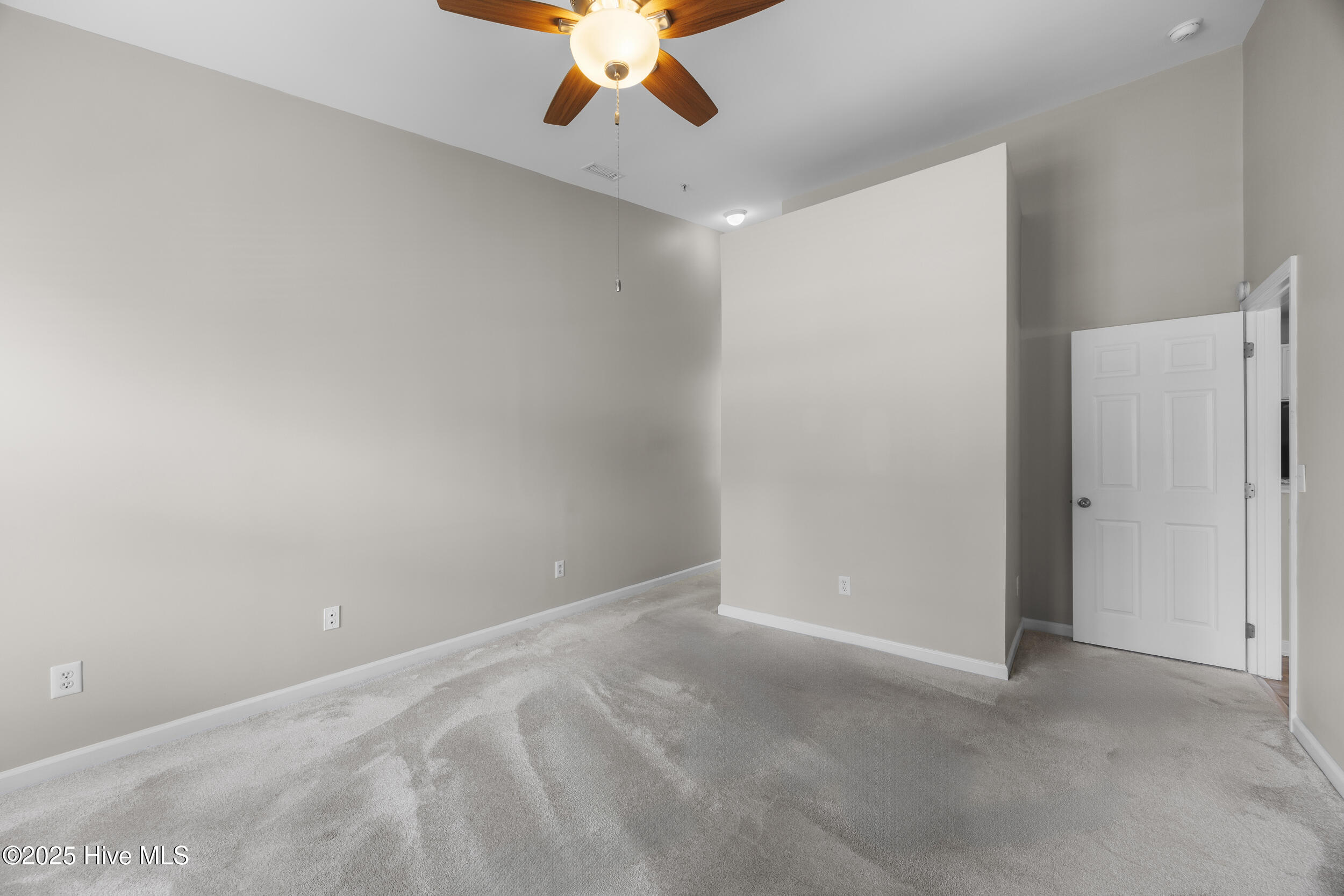 211 Fullford Lane, Unit 201