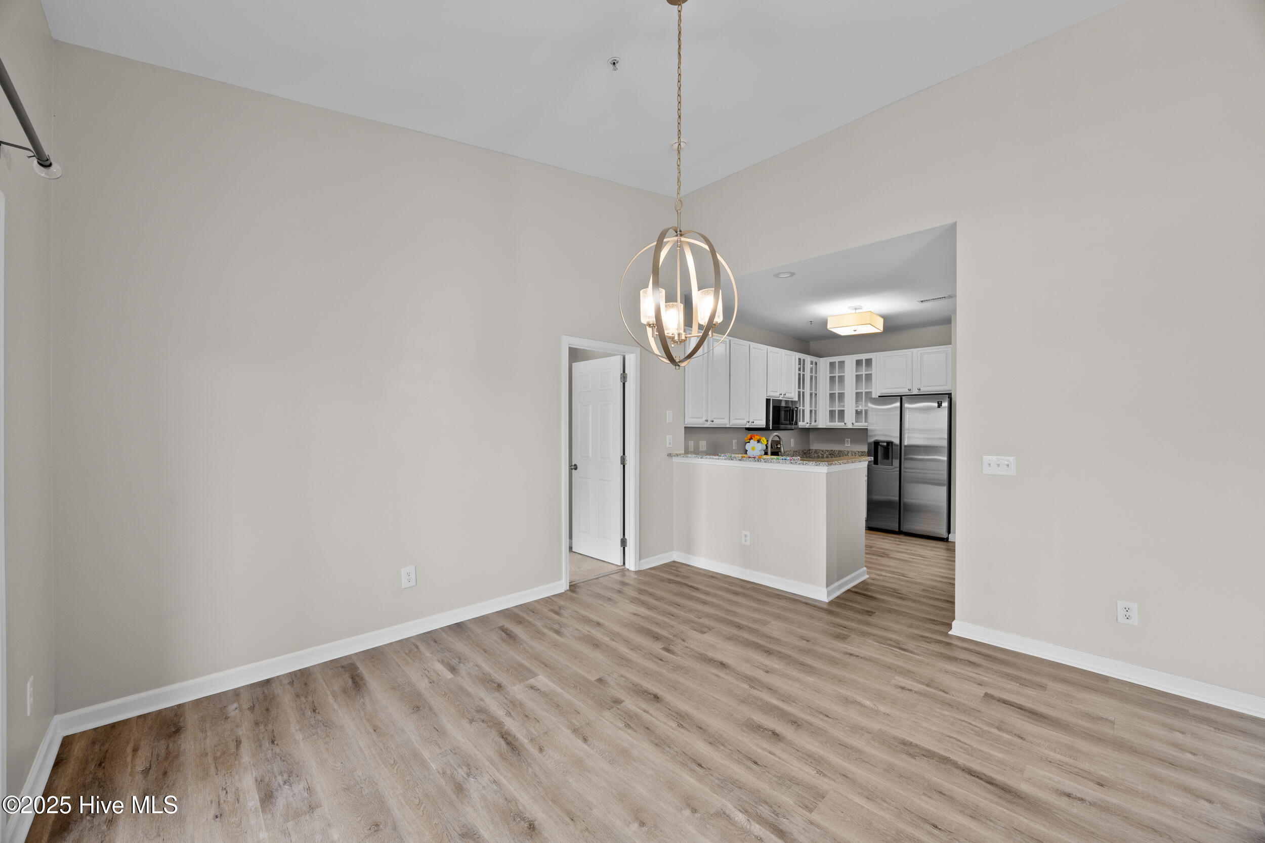 211 Fullford Lane, Unit 201