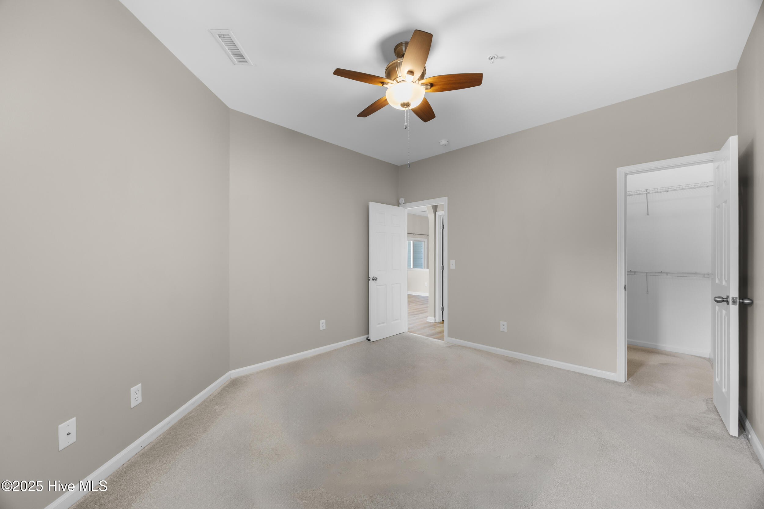 211 Fullford Lane, Unit 201