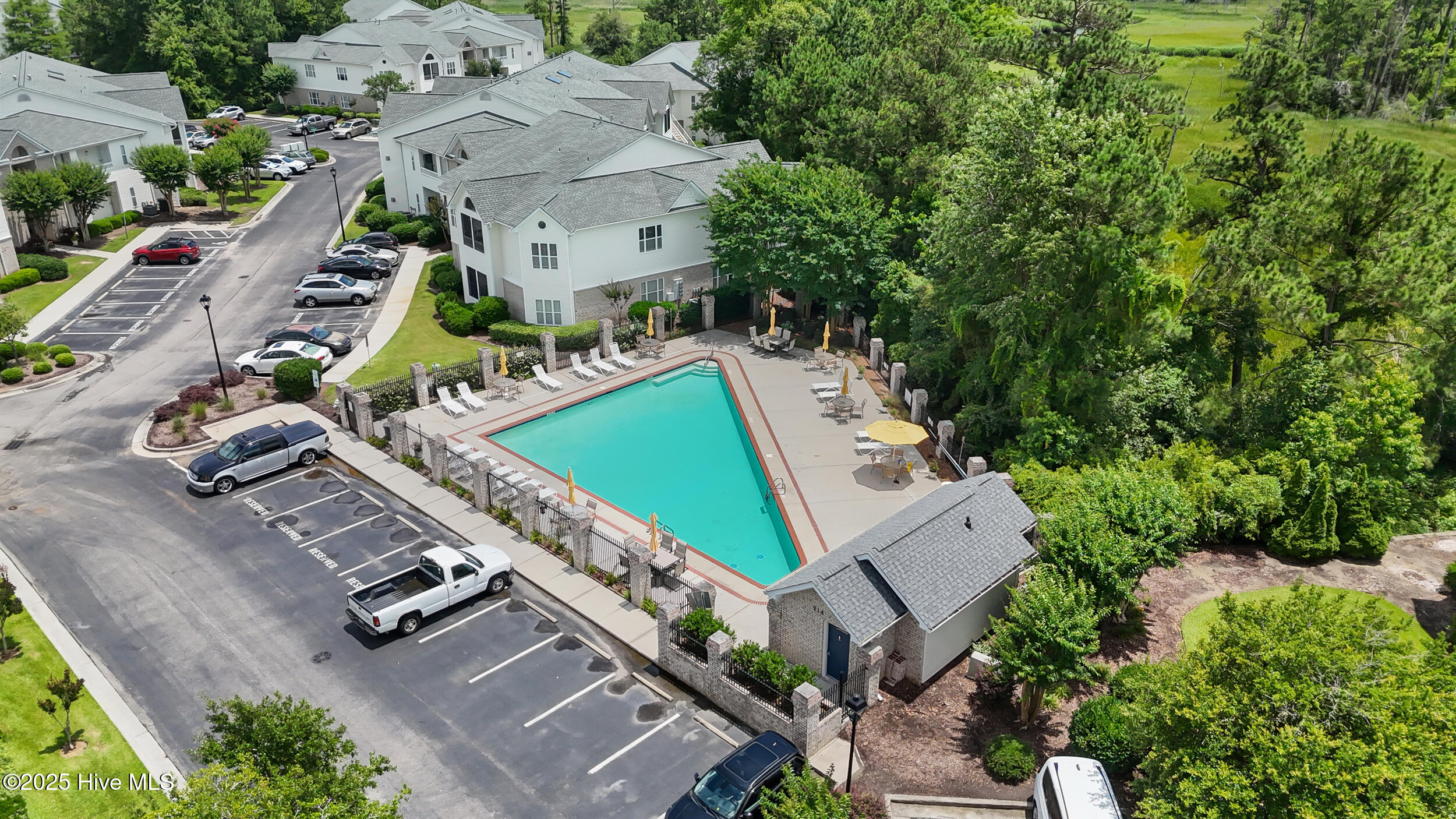 211 Fullford Lane, Unit 201