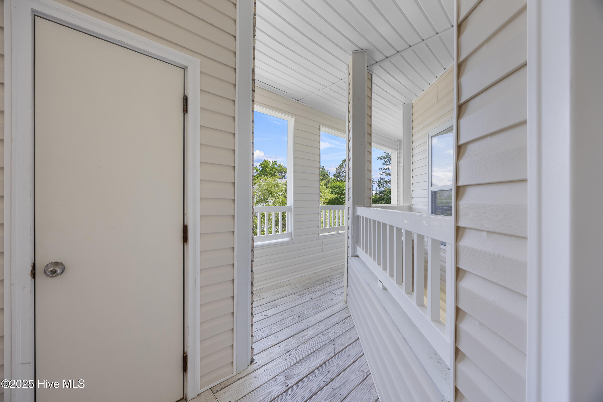 211 Fullford Lane, Unit 201