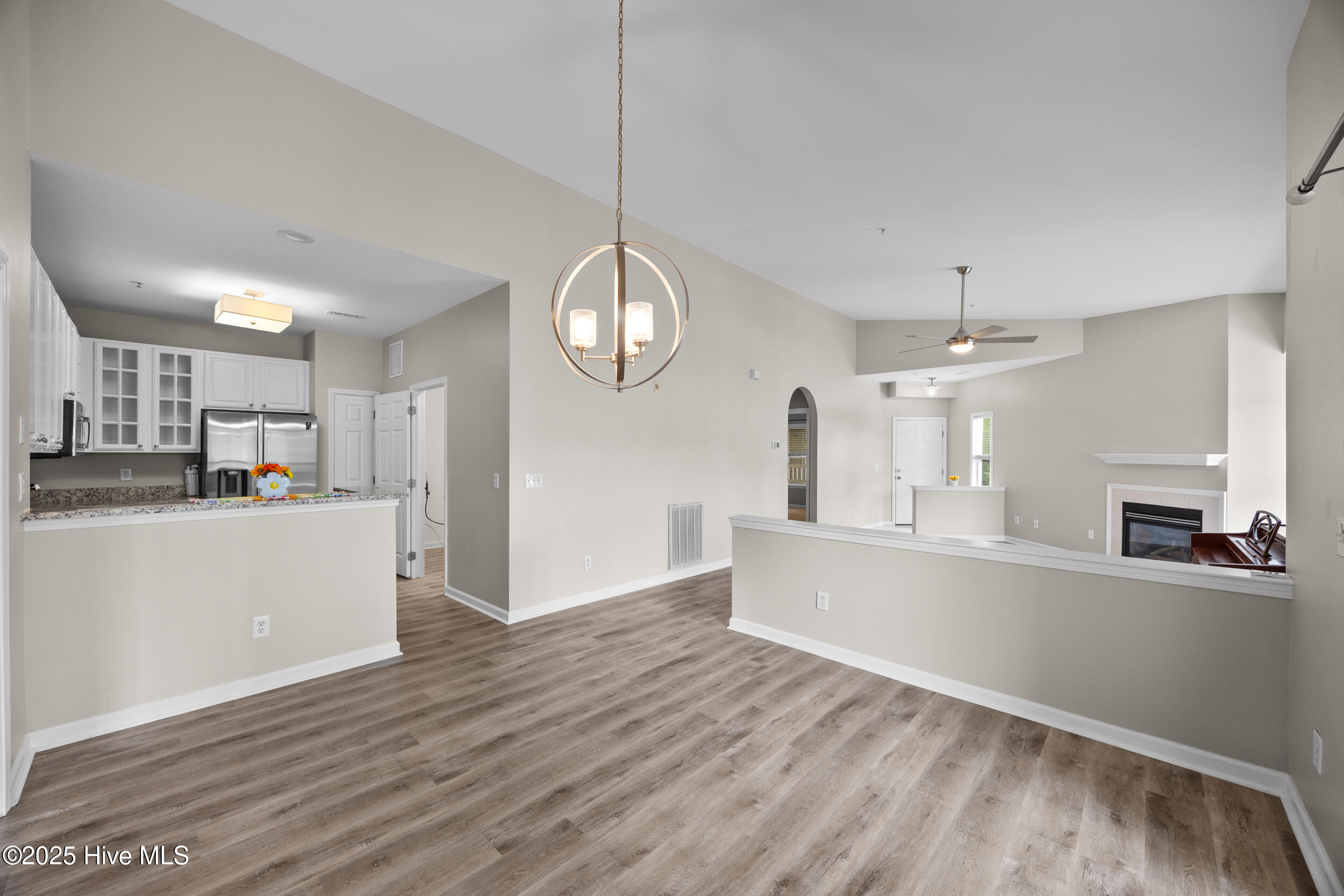 211 Fullford Lane, Unit 201