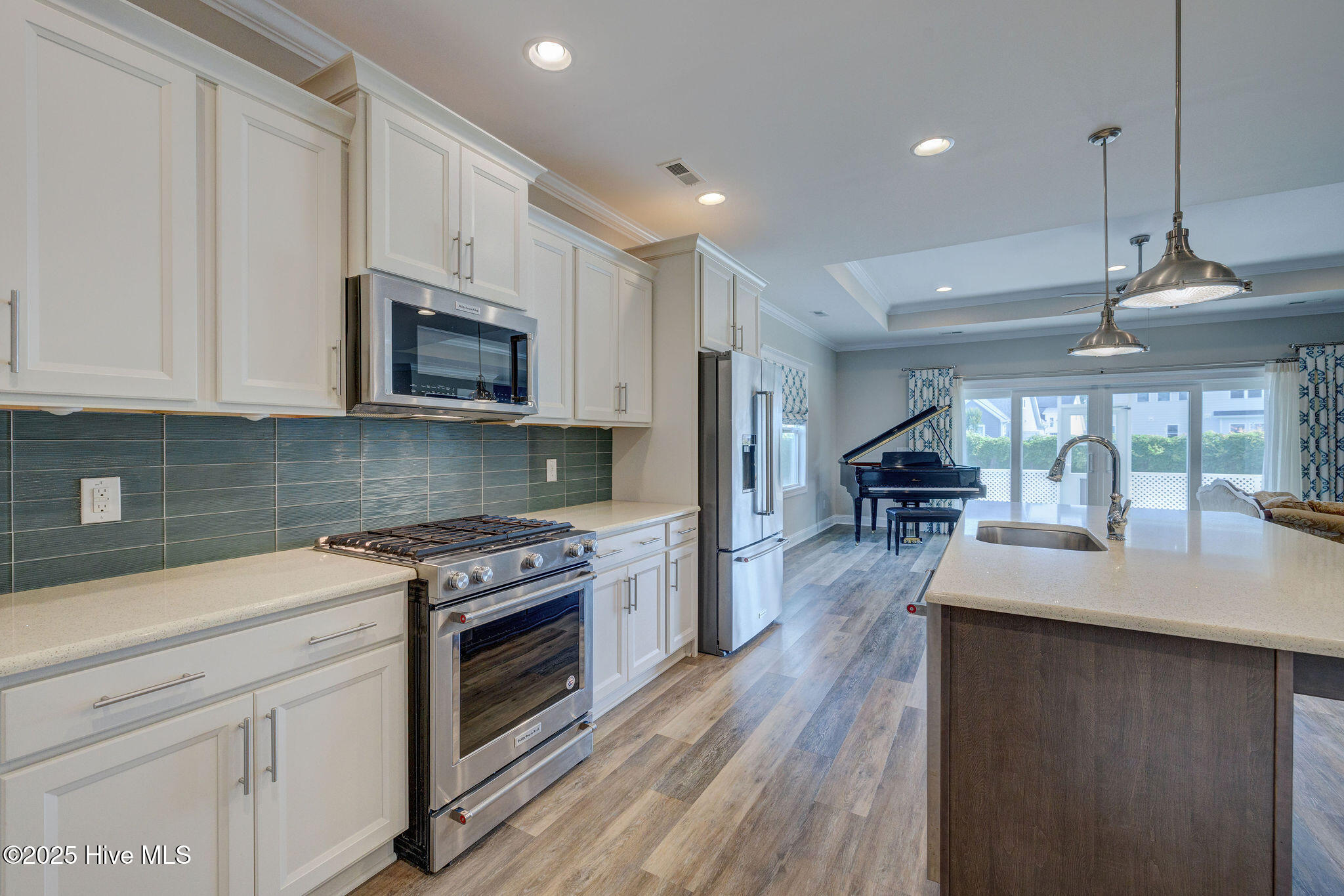 134 N Lamplighters Walk