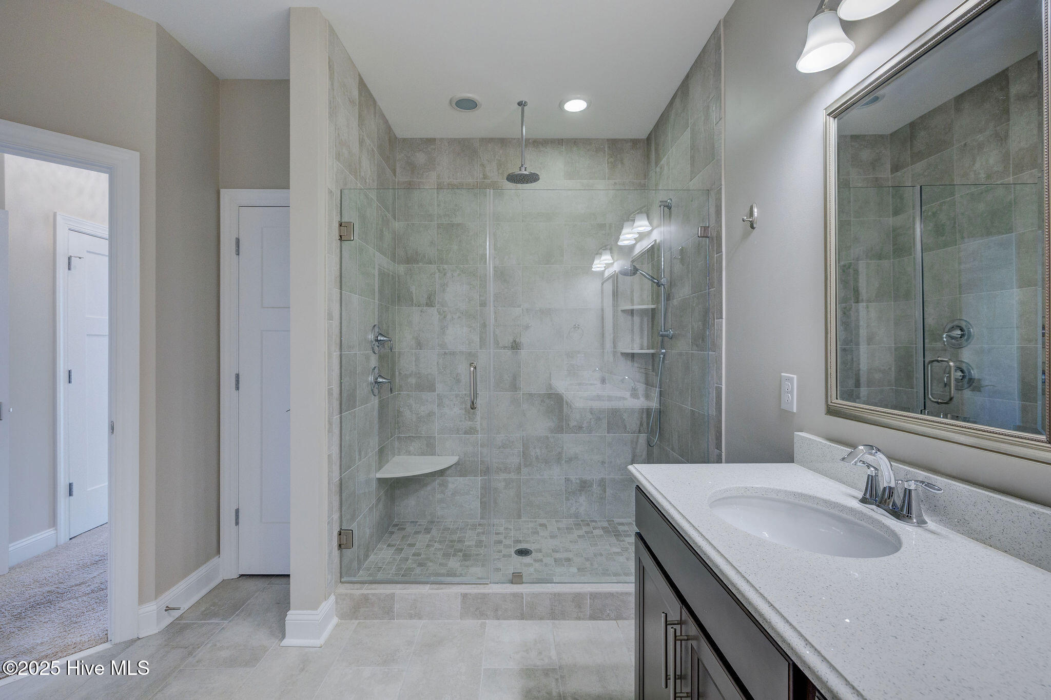 134 N Lamplighters Walk